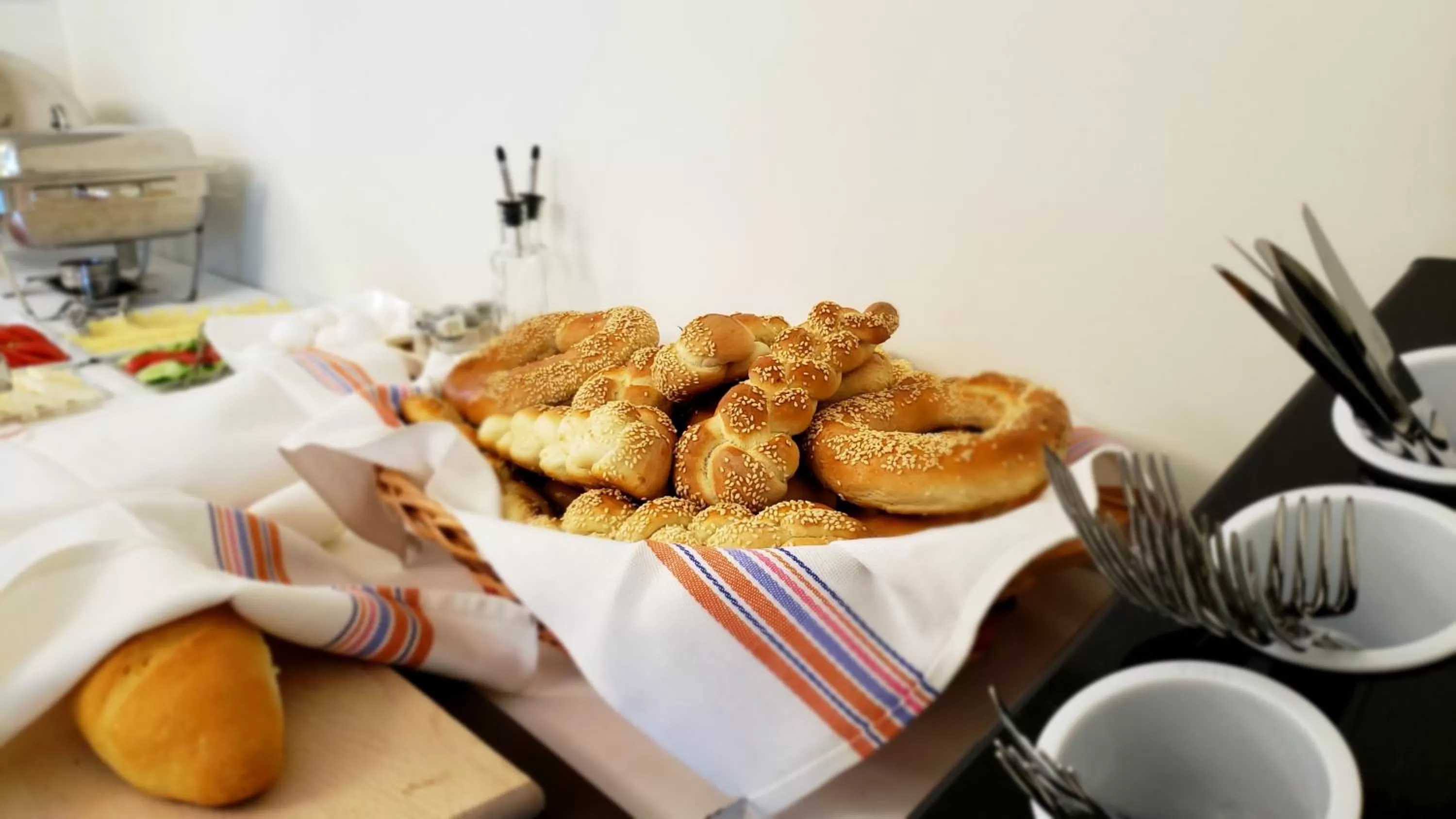 Food and drinks in Mervin Hotel