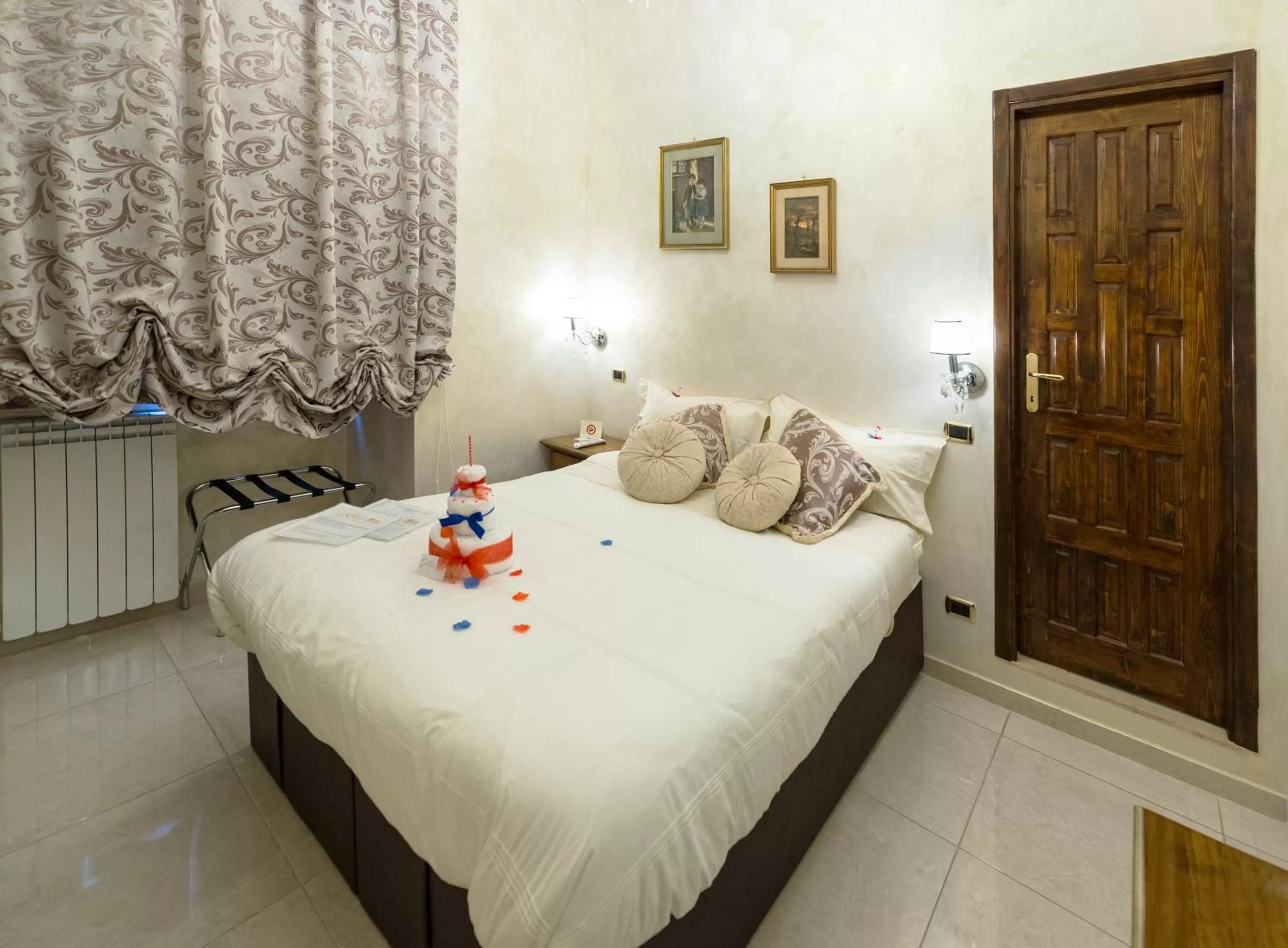 Bedroom, Bed in B&B Roma Royal Residence