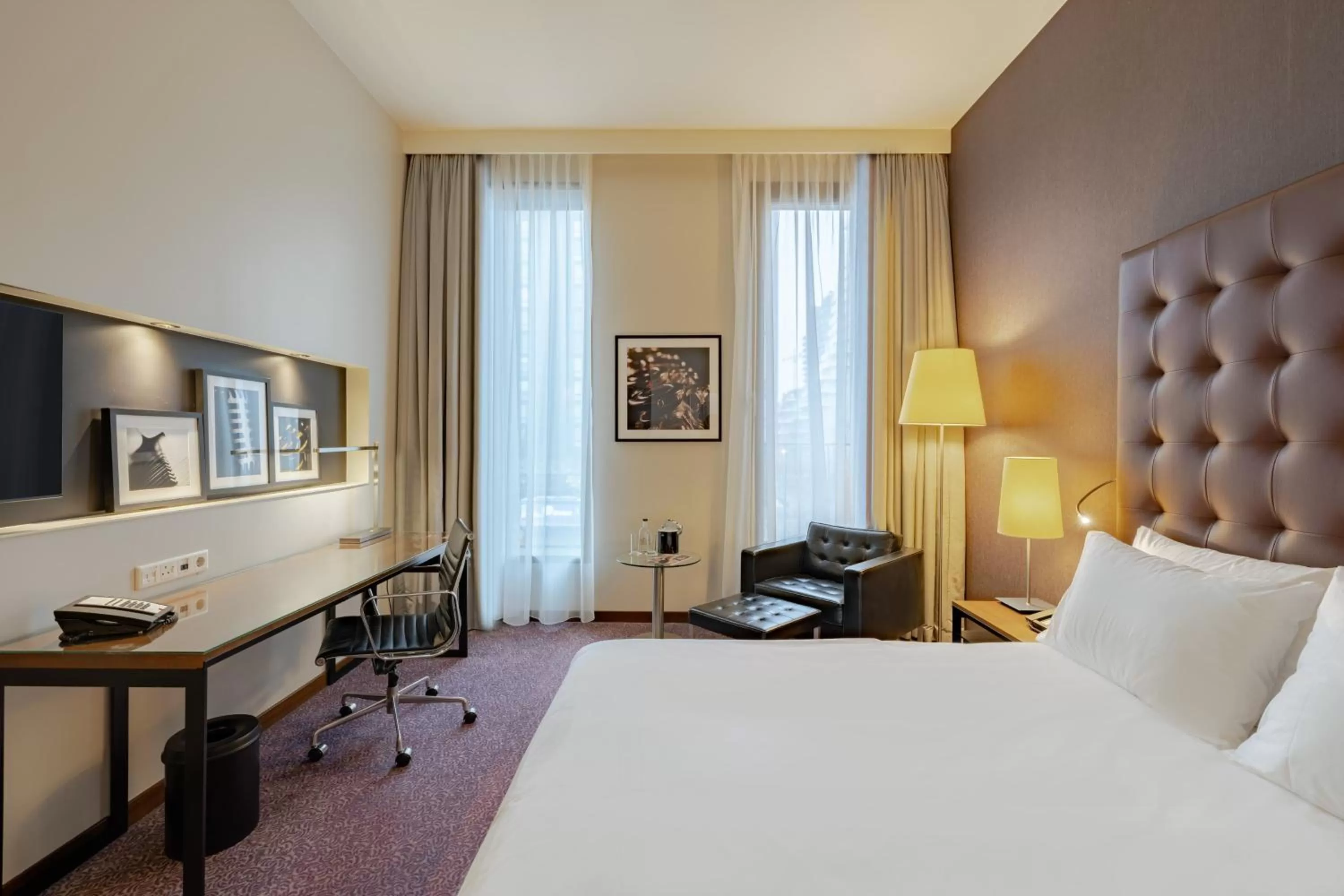 Photo of the whole room, Bed in Crowne Plaza Amsterdam - South by IHG