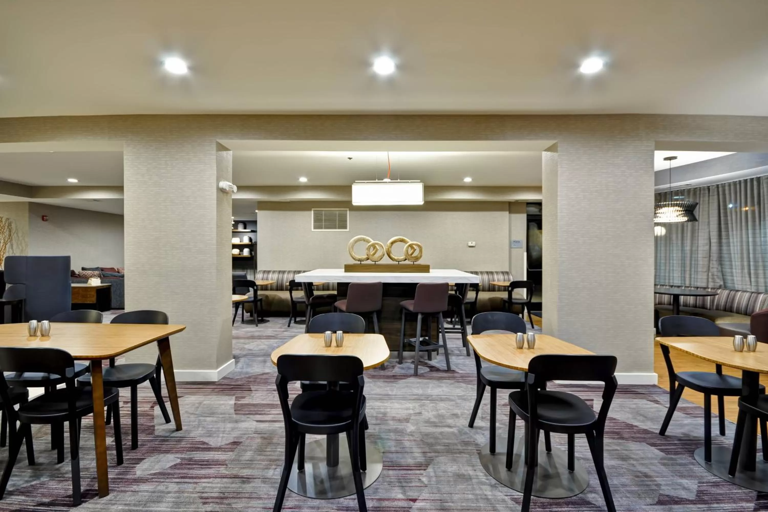 Restaurant/places to eat in Courtyard by Marriott Jacksonville Airport/ Northeast