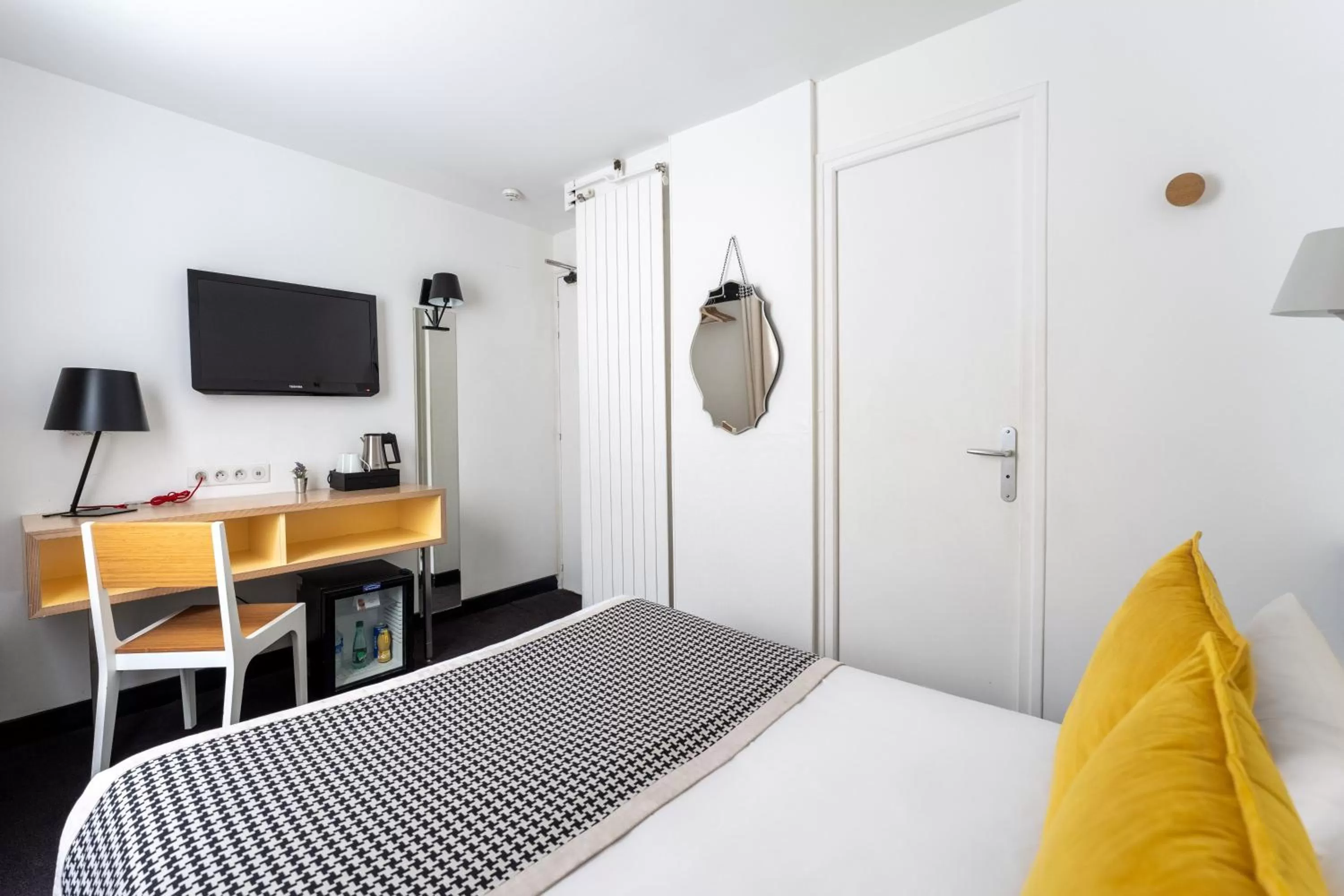 Bedroom, Bed in Hotel George - Astotel