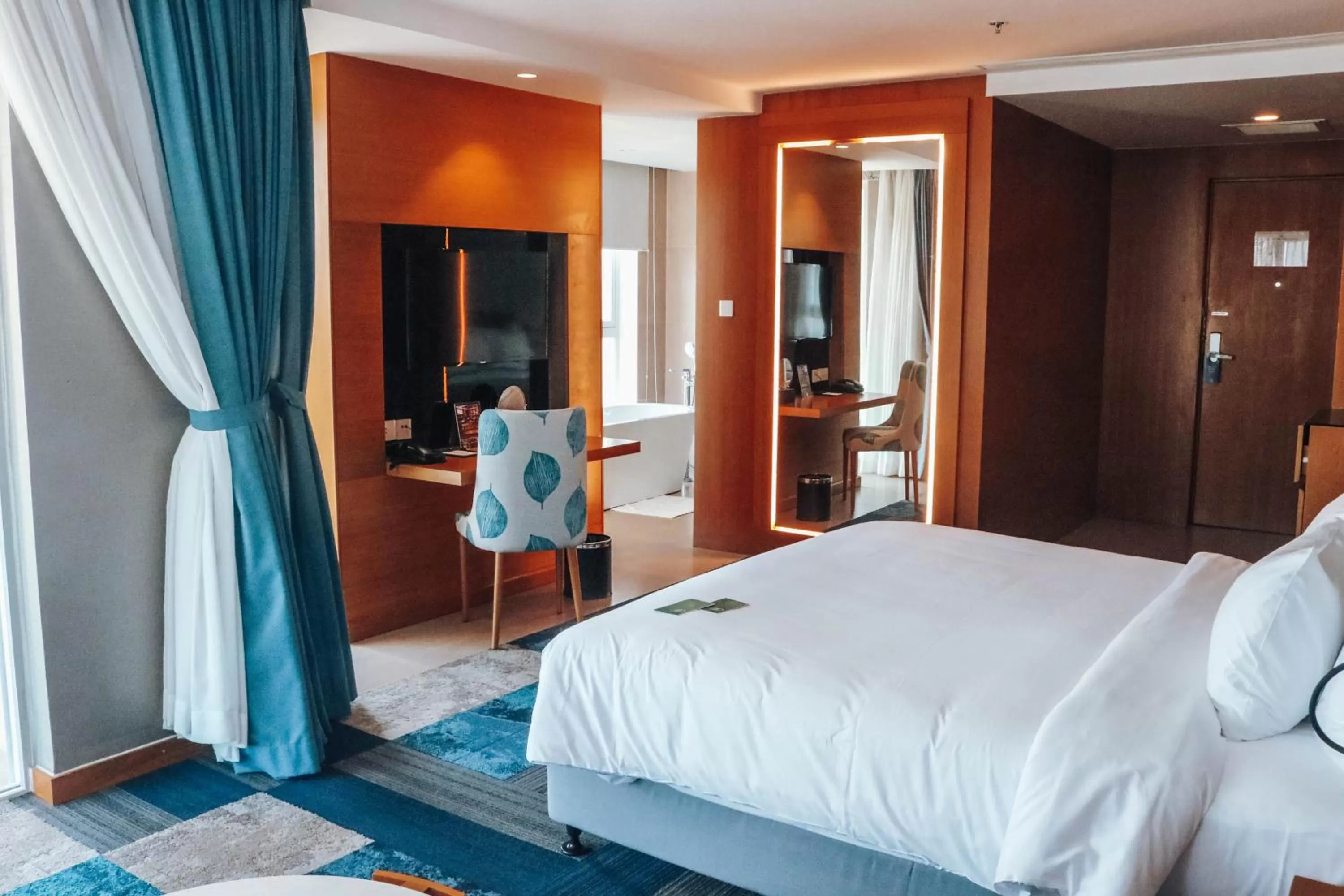 Restaurant/places to eat, Bed in Quinter Central Nha Trang