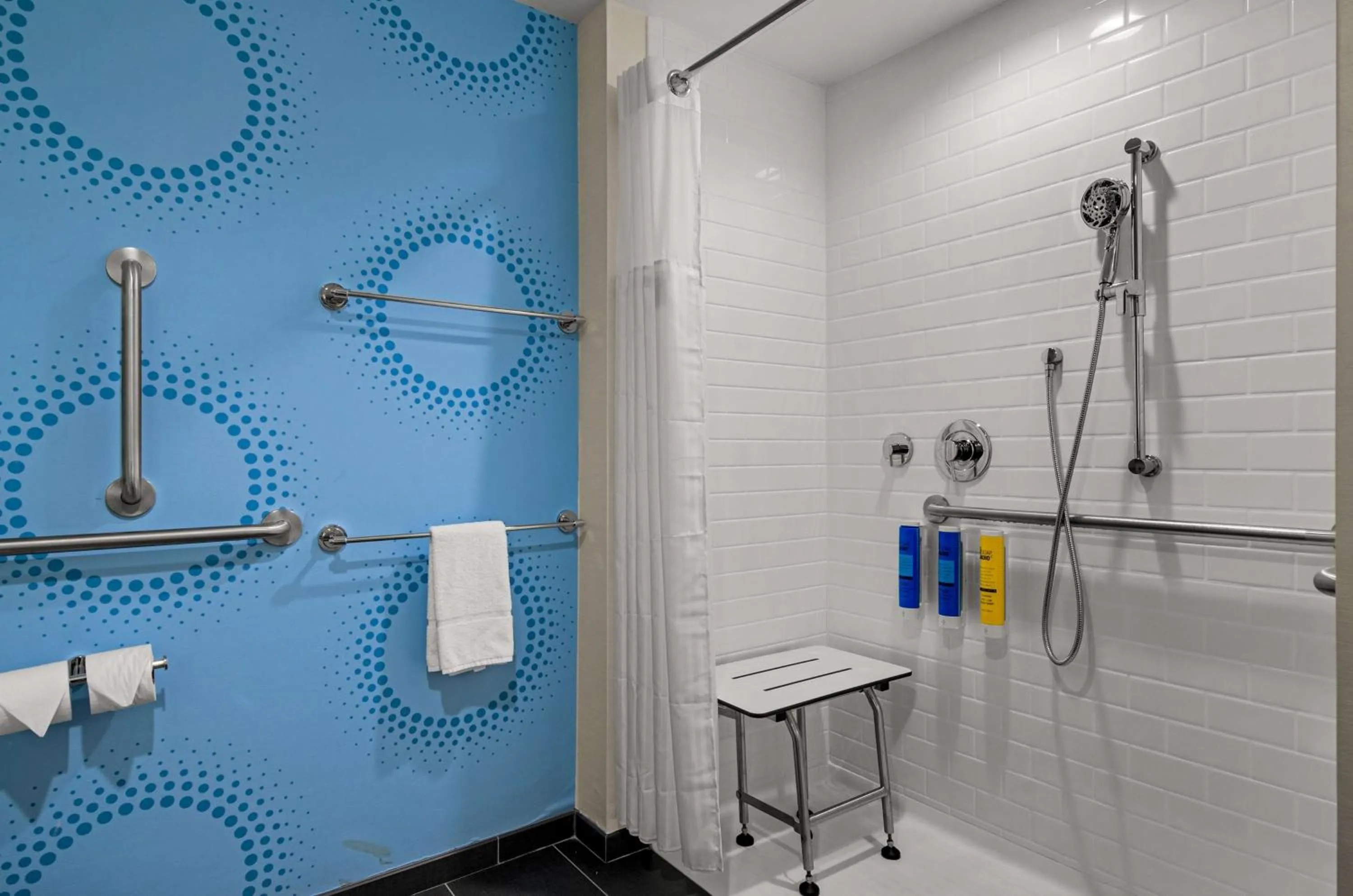 Bathroom in Tru By Hilton Christiansburg