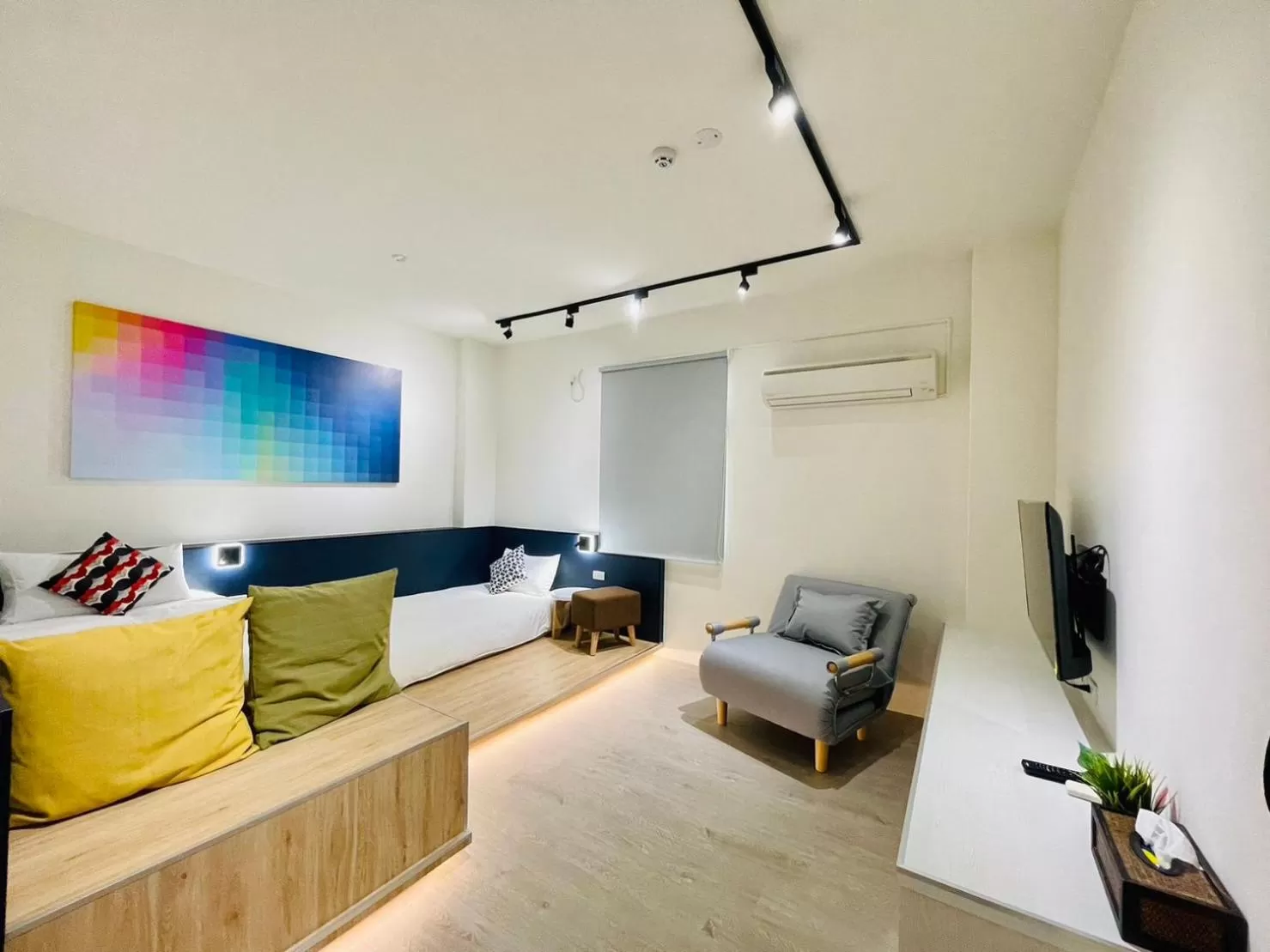 Photo of the whole room, Bed in Beachcastle & Sea View Villa