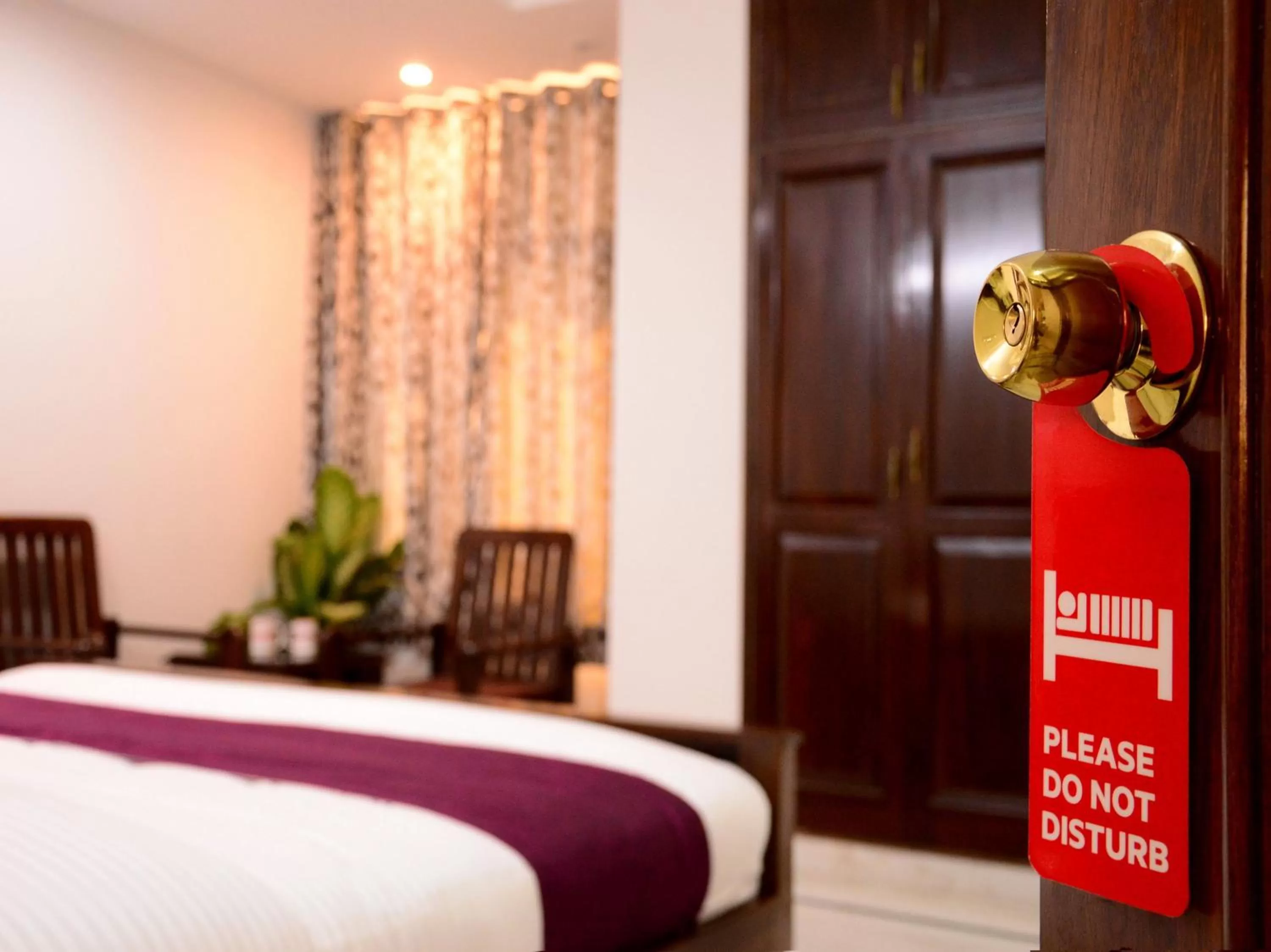 Bedroom, Bed in Hotel Sukhvilas