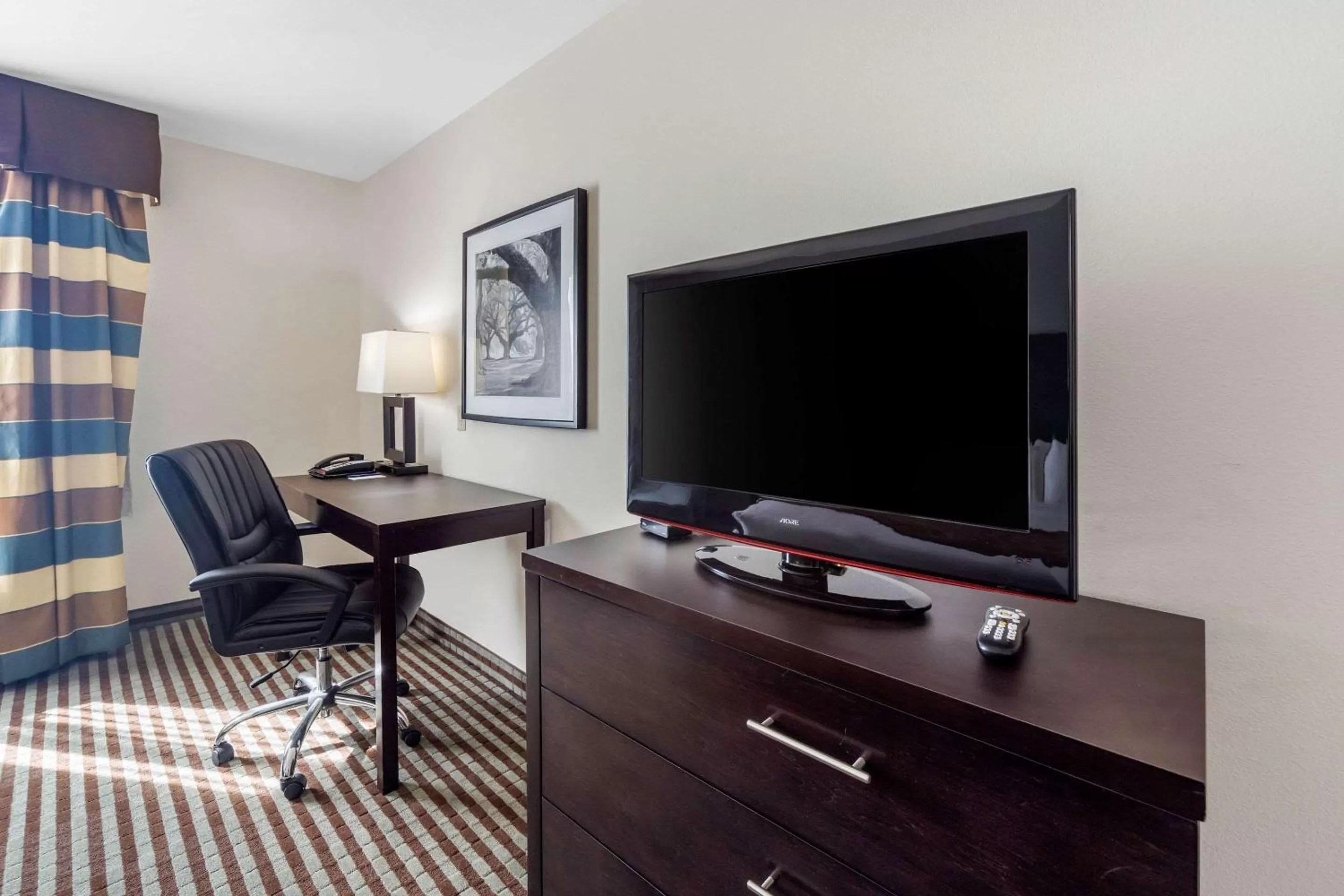 Photo of the whole room in Comfort Inn & Suites Perry I-35