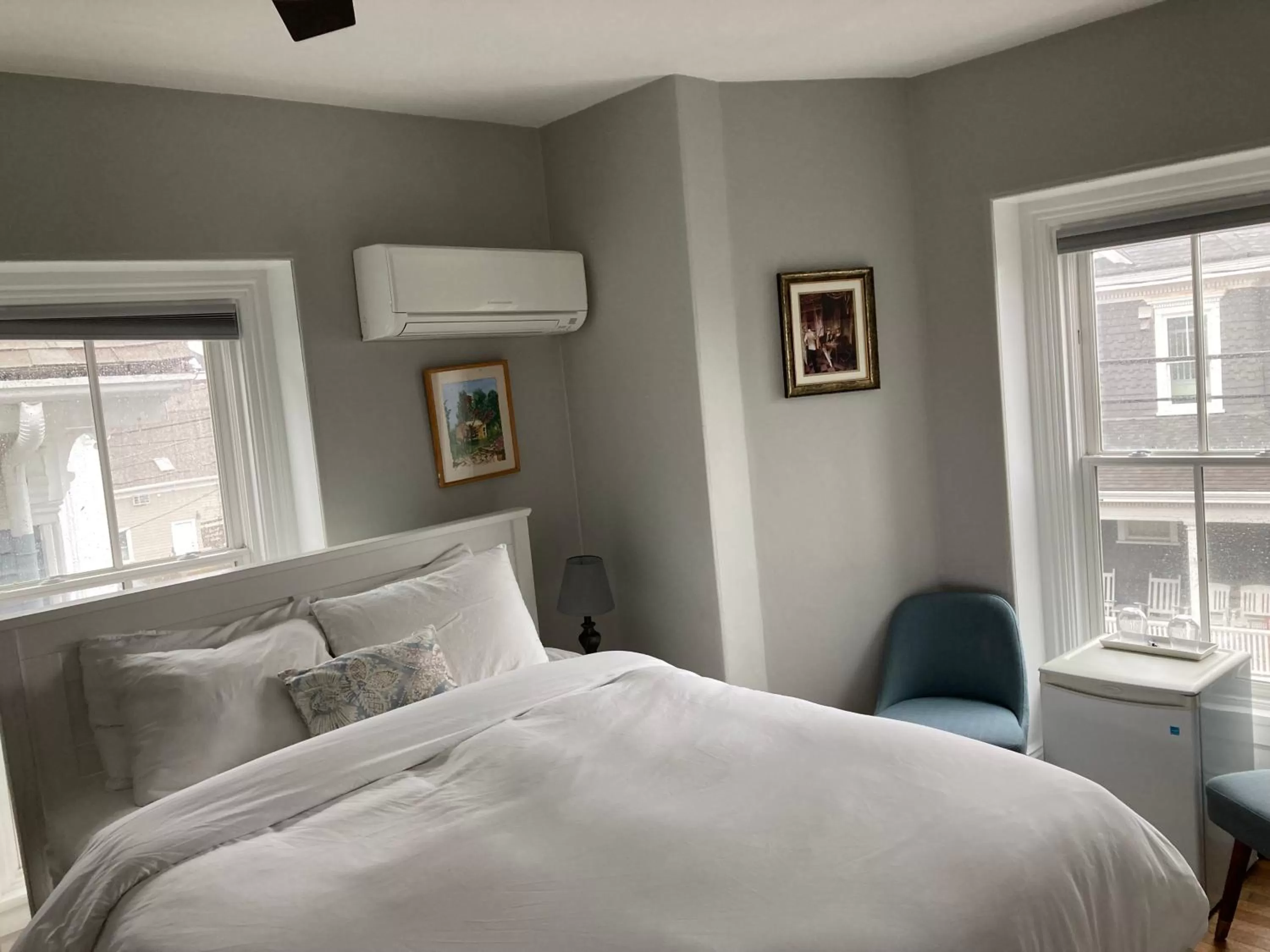 Bed in Prince Albert Guest House, Provincetown