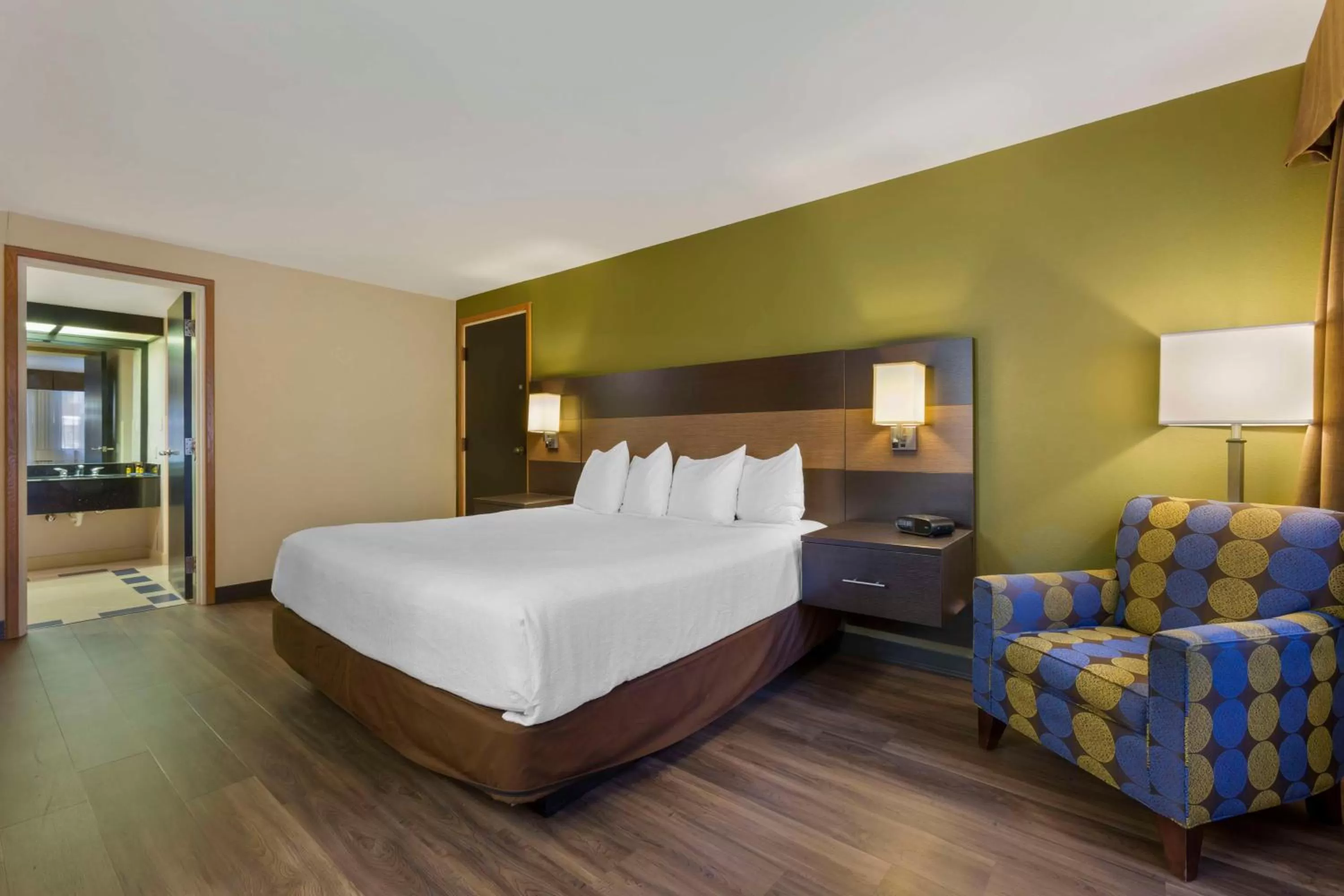 Photo of the whole room, Bed in Best Western Plus University Inn