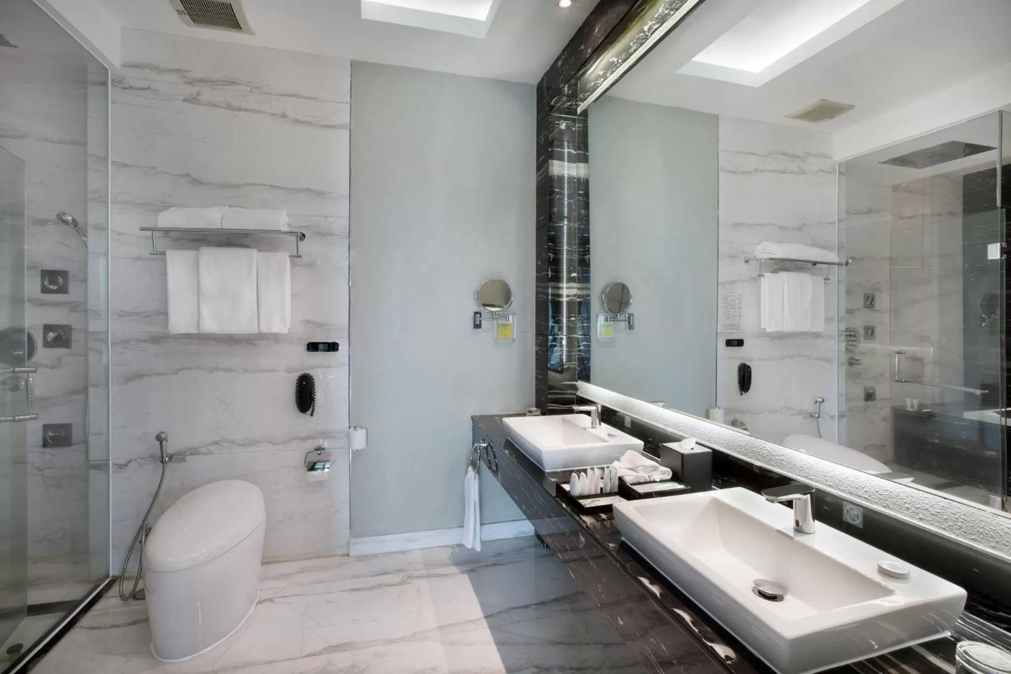 Photo of the whole room in Holiday Inn Bandung Pasteur by IHG