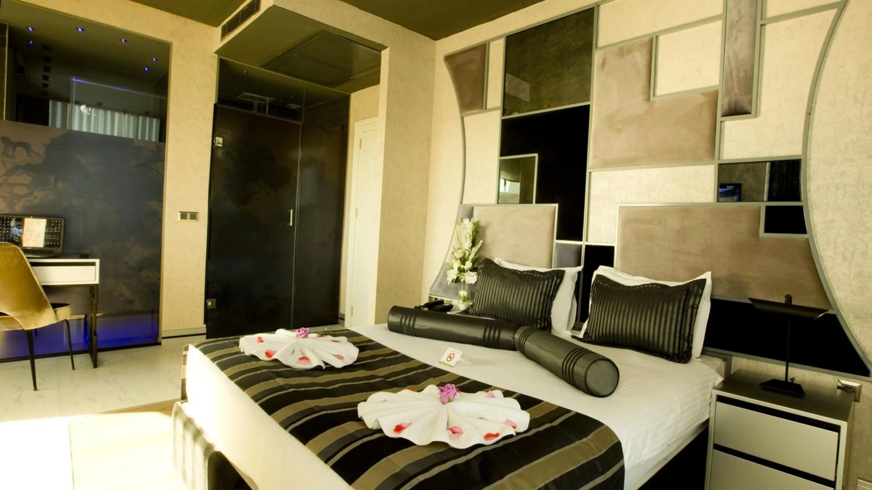 Bedroom, Bed in Rios Edition Hotel