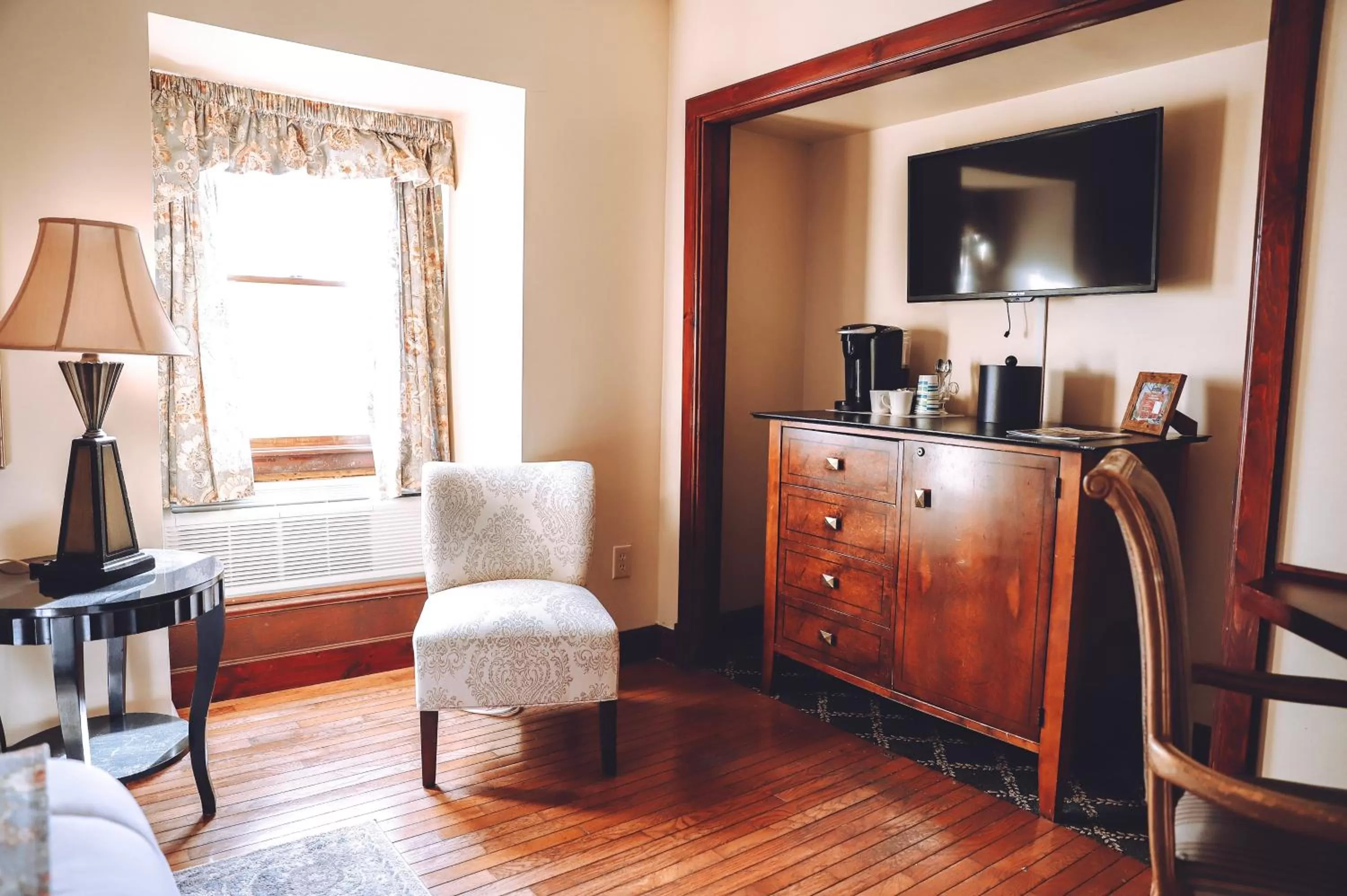 TV and multimedia in Tom Quick Inn