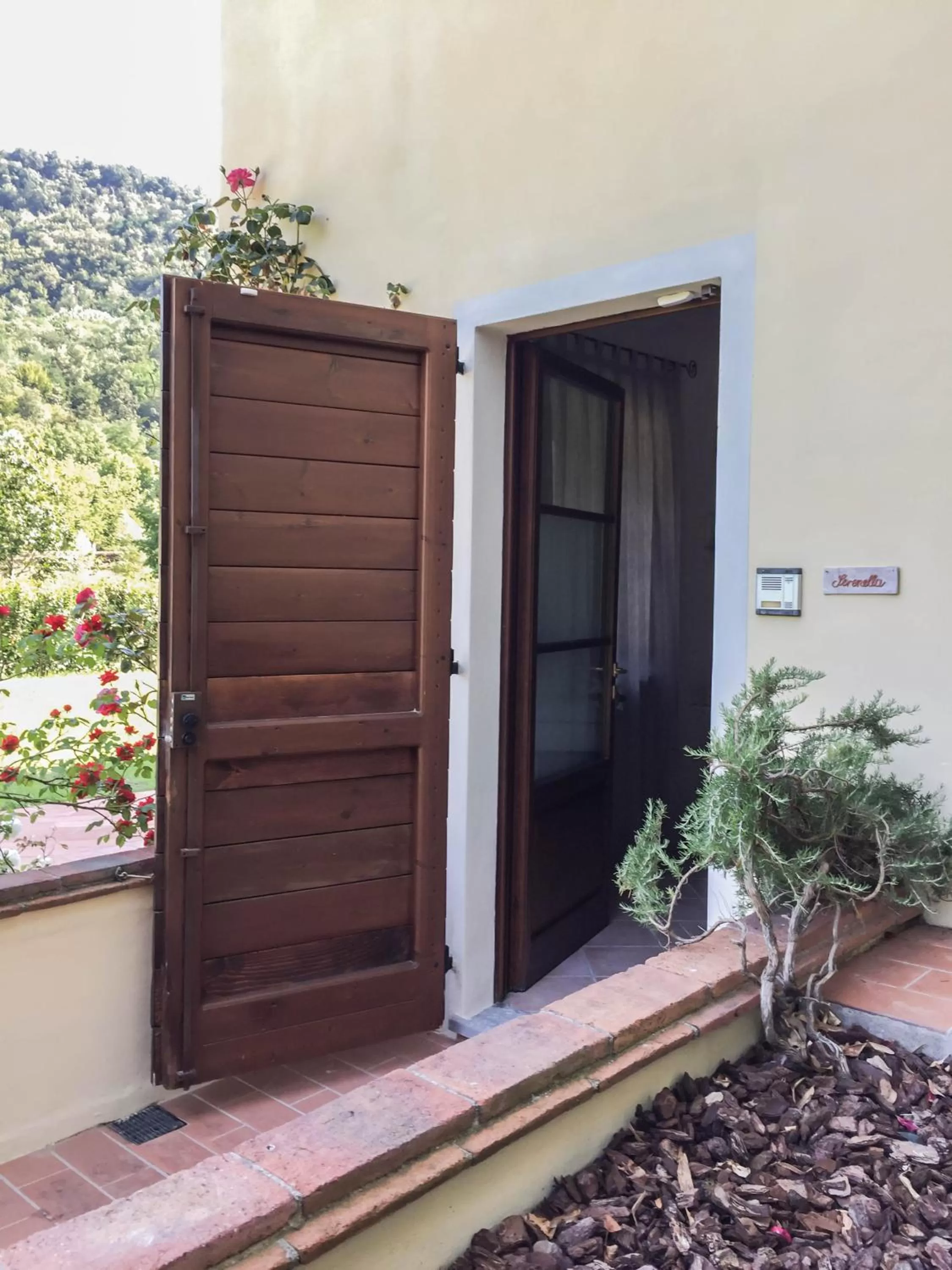 Photo of the whole room in CASALE LA FATA -tipico toscano immerso nelle colline tra Lucca e Versilia, 6 appartamenti indipendenti