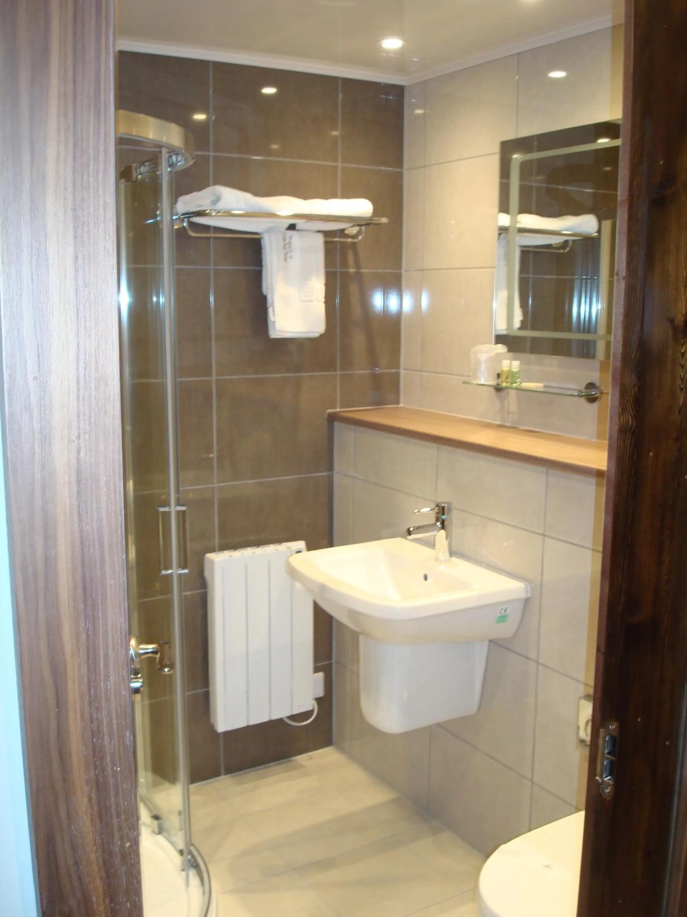 Shower in Cruachan Hotel