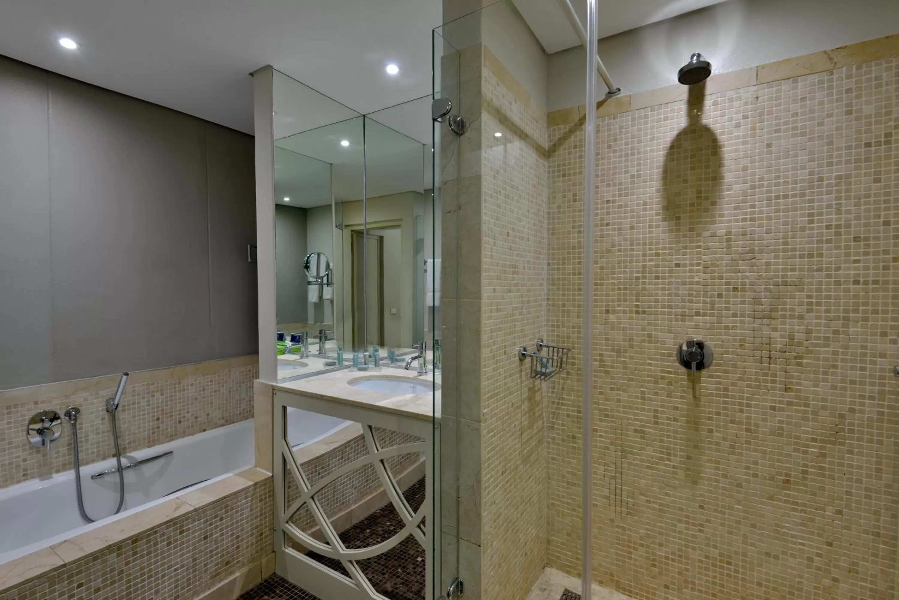 Shower in Lagoon Beach Hotel & Spa