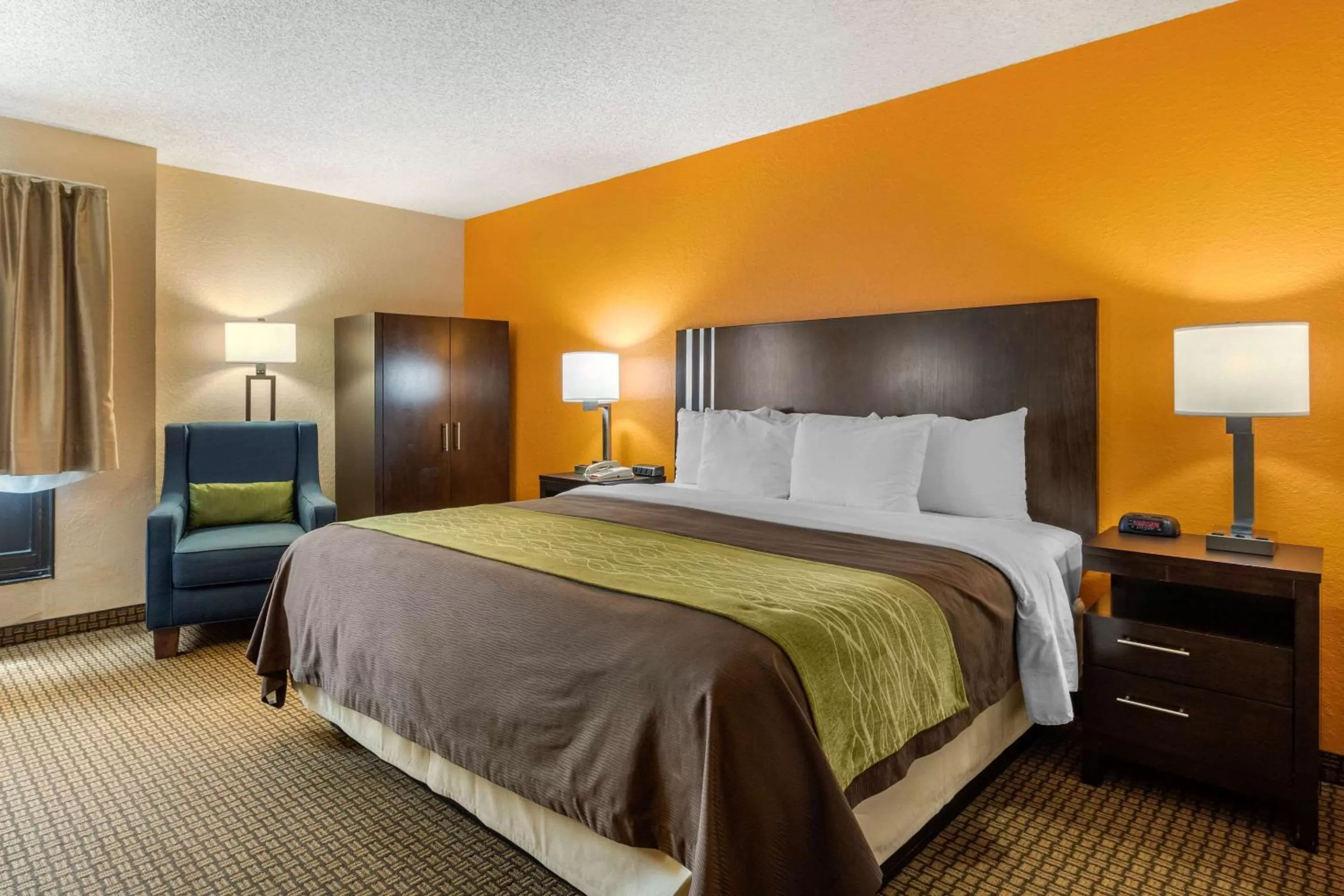 King Room - Disability Access/Non-Smoking in Comfort Inn 290/NW