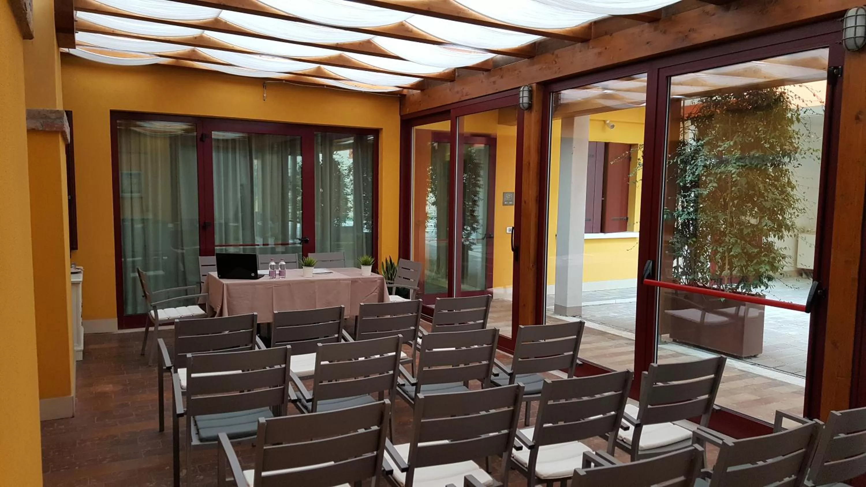 Meeting/conference room in UNAHOTELS Eco Hotel Villa Costanza Venezia