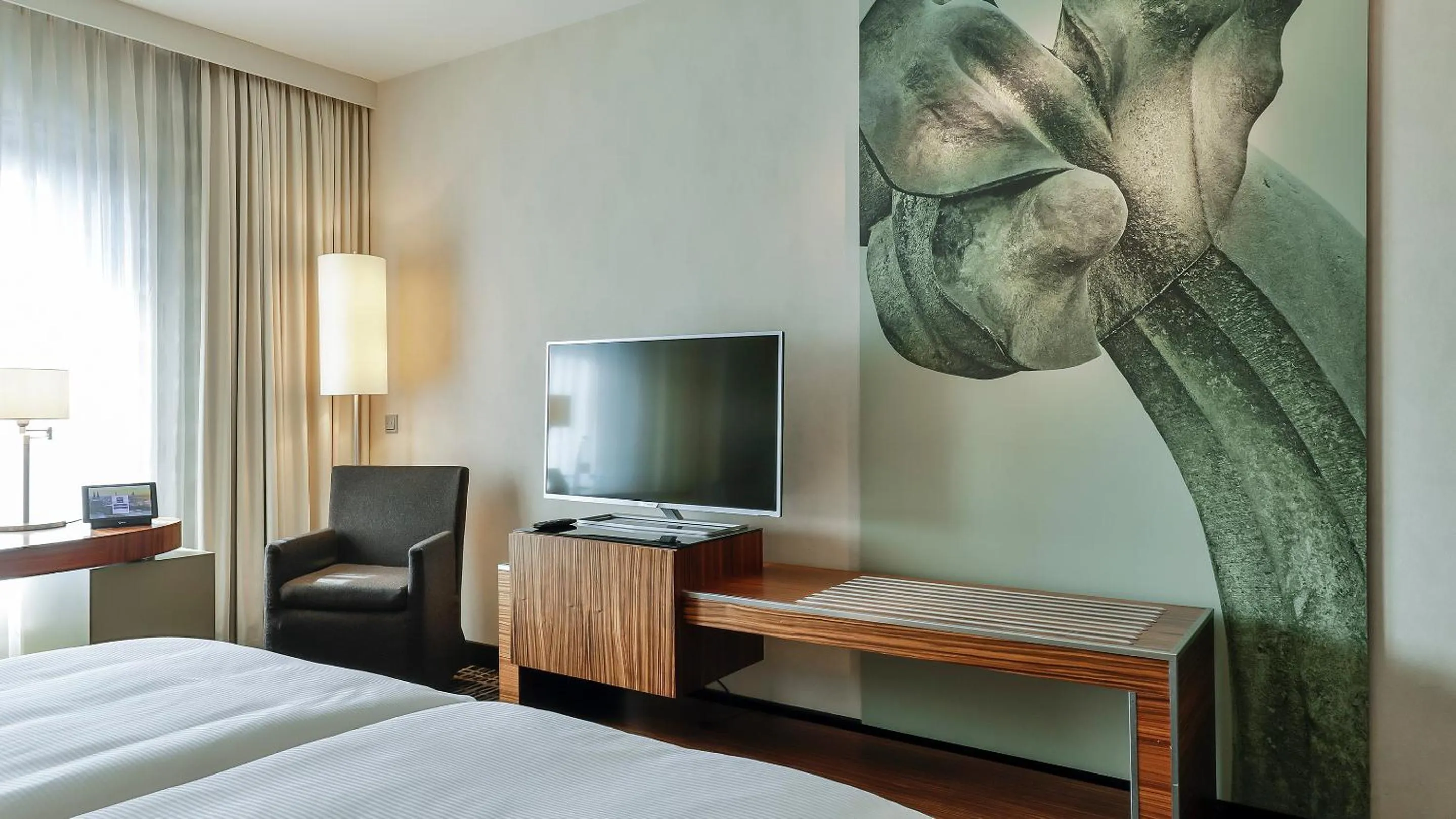 Bedroom, Bed in Dorint Hotel am Heumarkt Köln