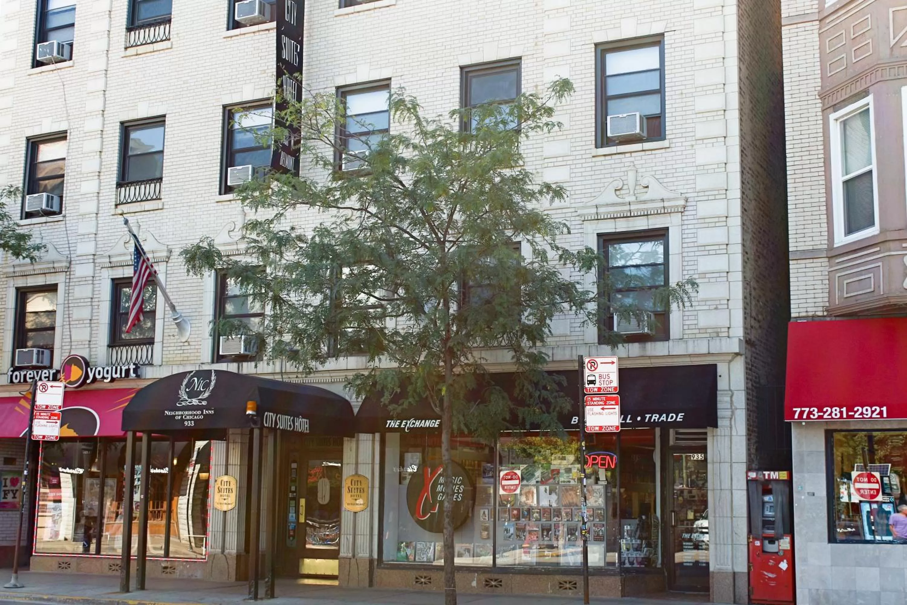 Facade/entrance in City Suites Hotel