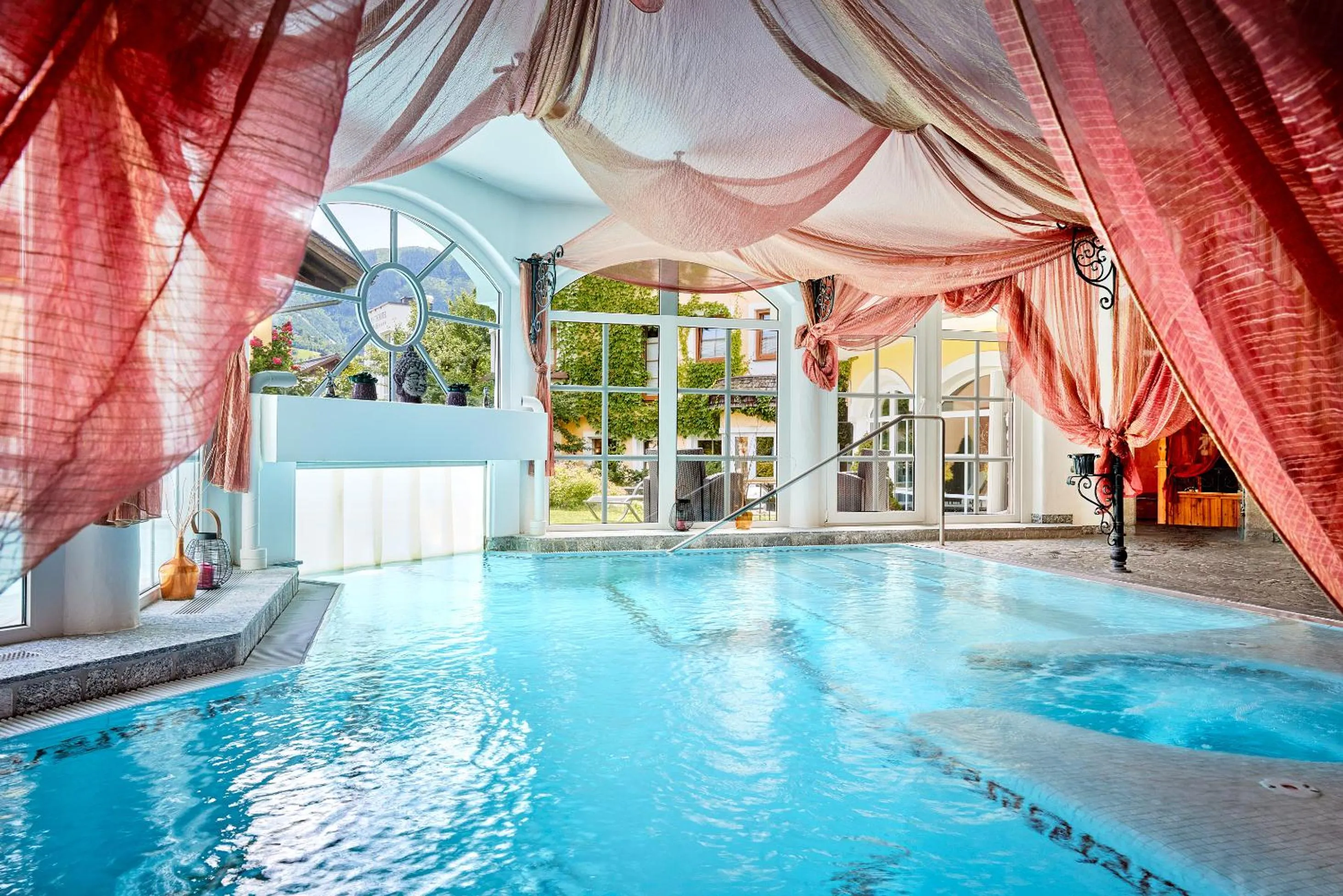 Swimming pool in Romantikhotel Zell am See