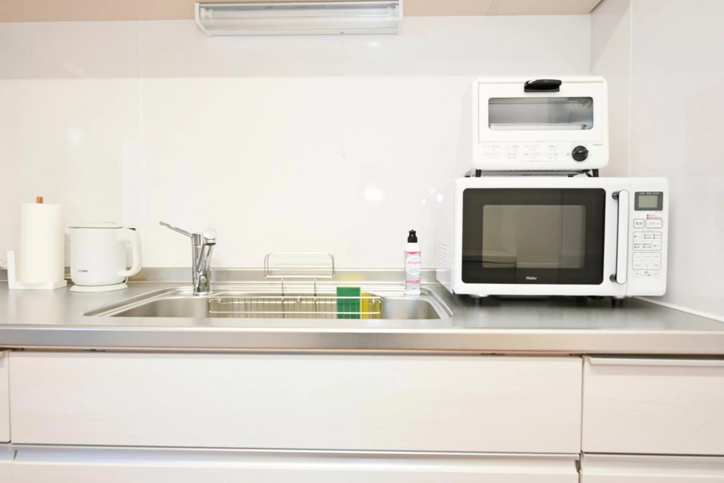 Kitchen or kitchenette, Kitchen/Kitchenette in Hostel PLEASURE MARUYAMA