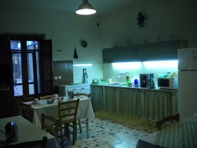 Restaurant/Places to Eat in A Due Passi Da