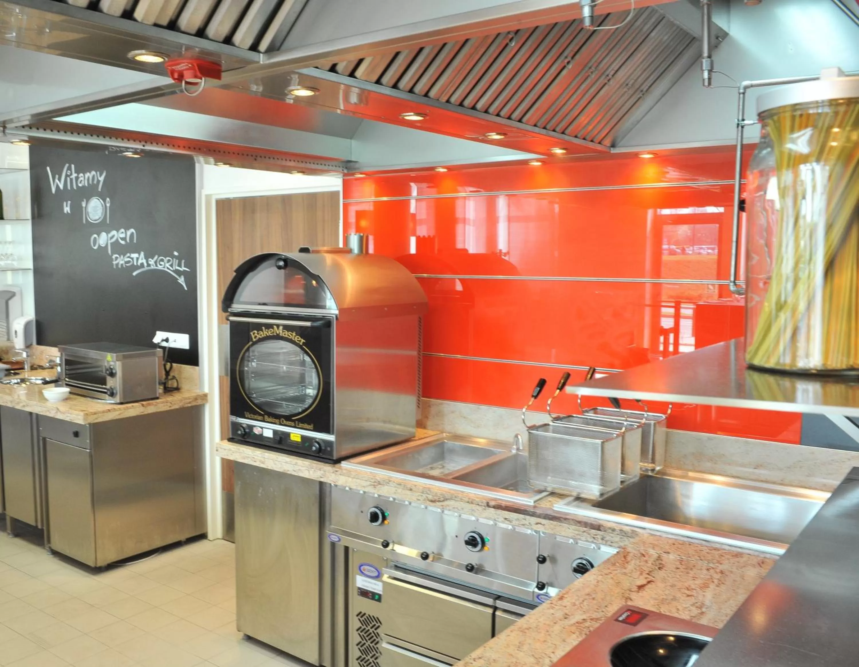 Kitchen or kitchenette in Ibis Kraków Stare Miasto