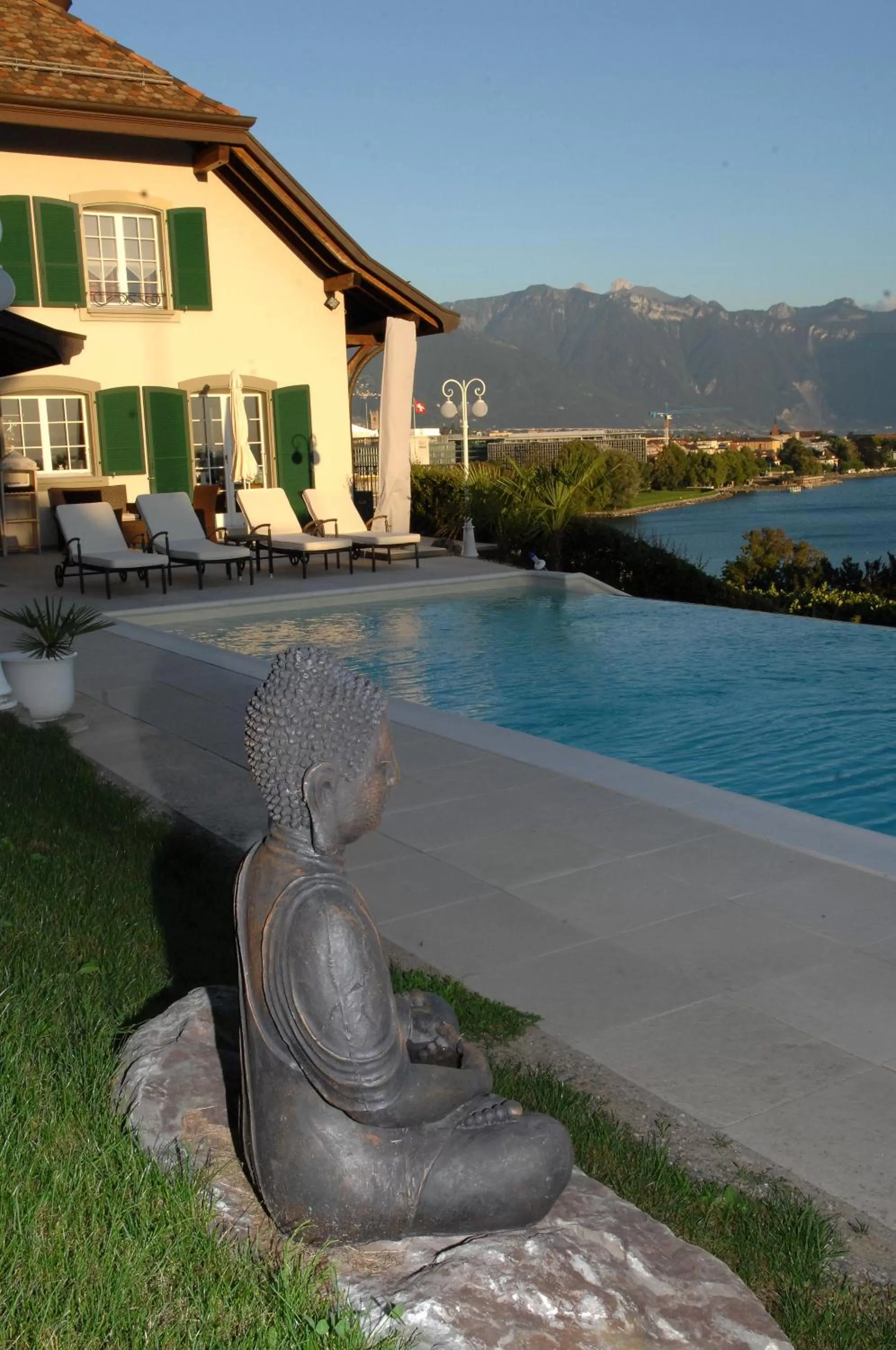 Facade/entrance, Swimming Pool in B&B Corseaux Beach & Riviera Beach
