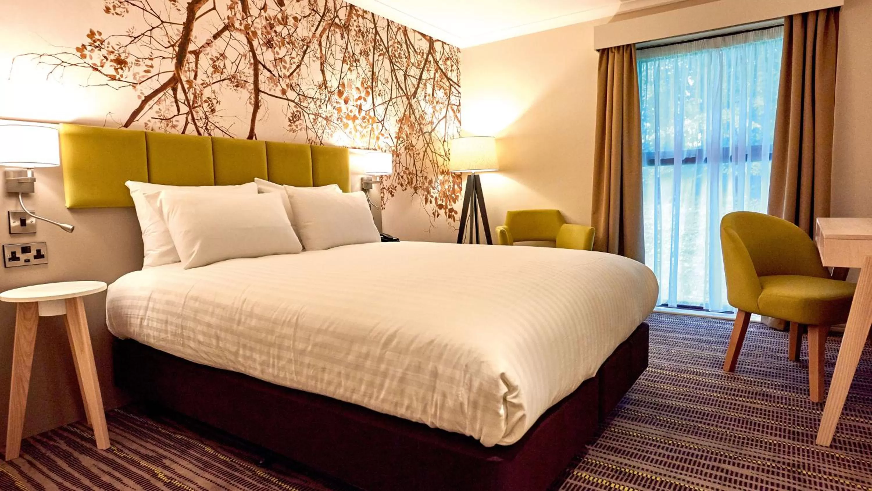 Photo of the whole room in Holiday Inn Northampton West M1 Junc 16 by IHG