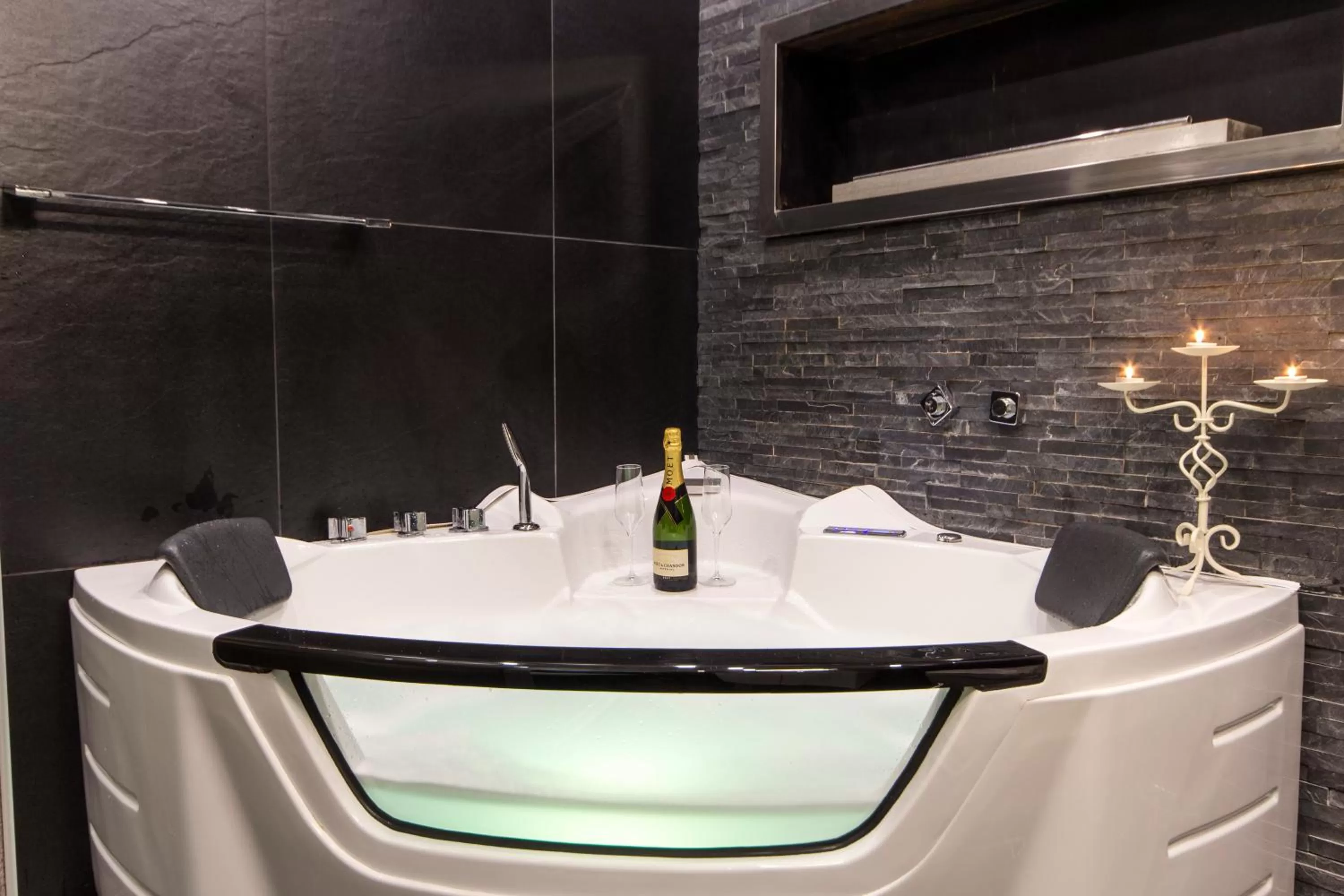 Spa and wellness centre/facilities in Madison - Square Sava