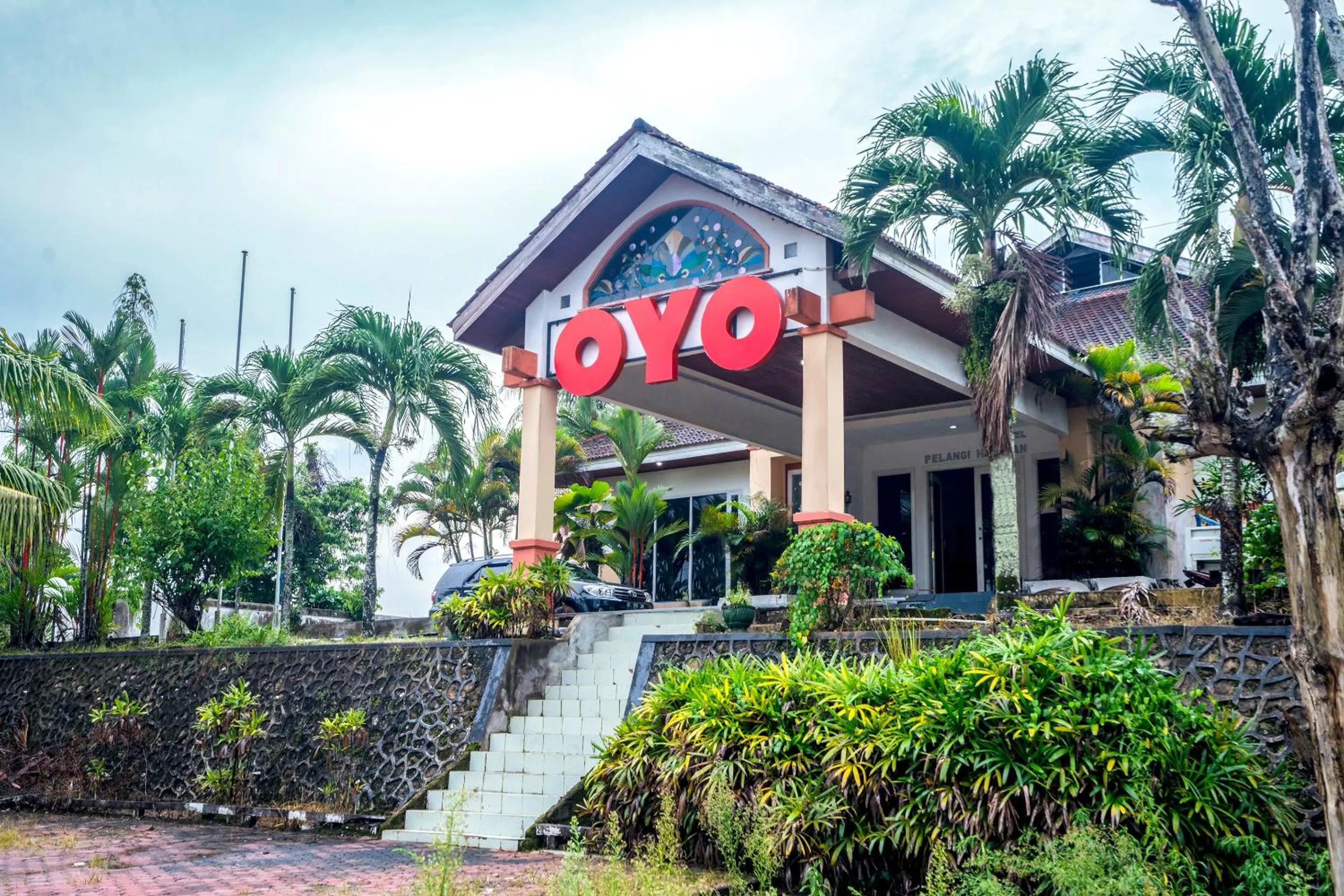 Facade/entrance, Property Building in OYO 1989 Hotel Pelangi Harapan