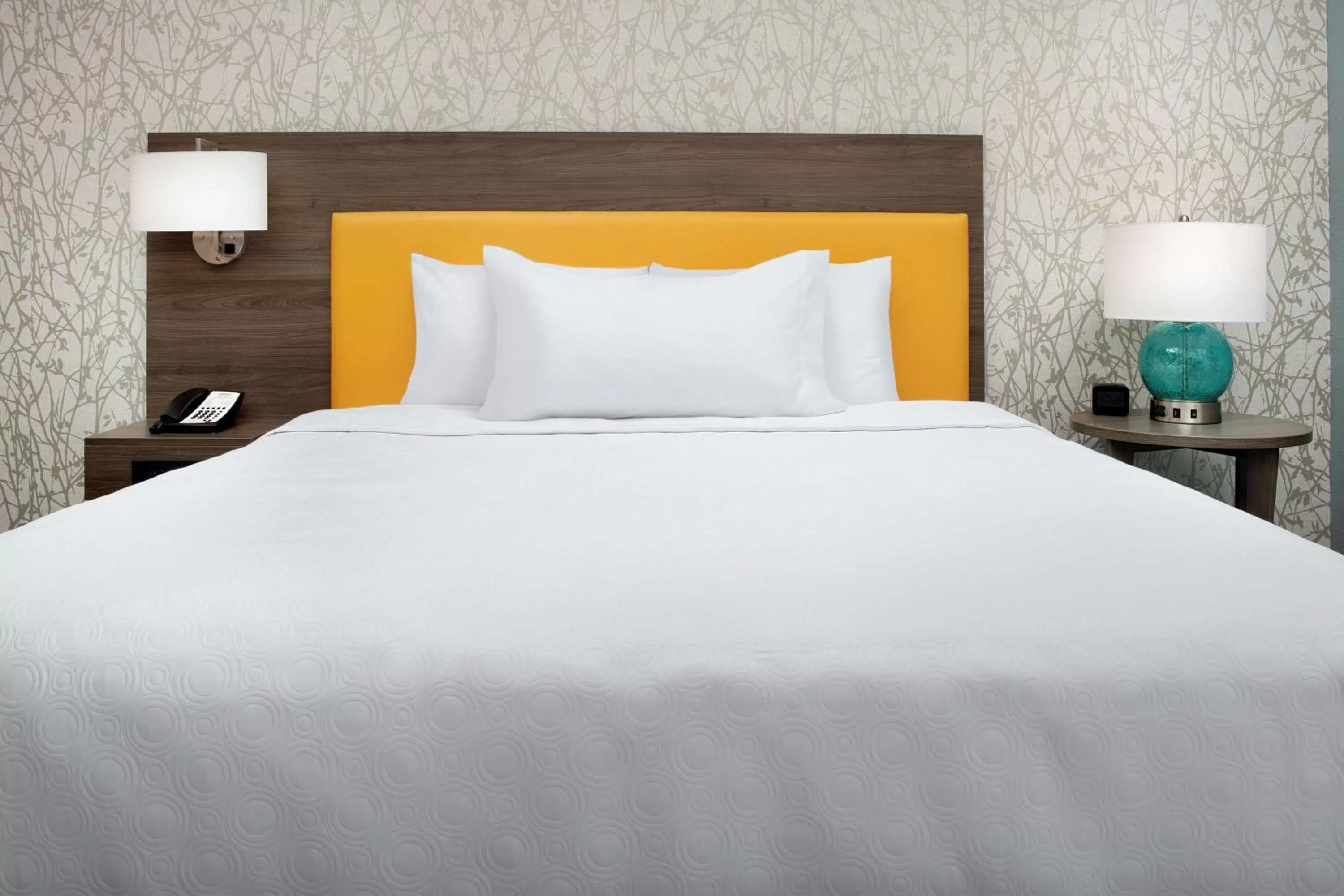 Bed in Home2 Suites By Hilton St. Augustine I-95