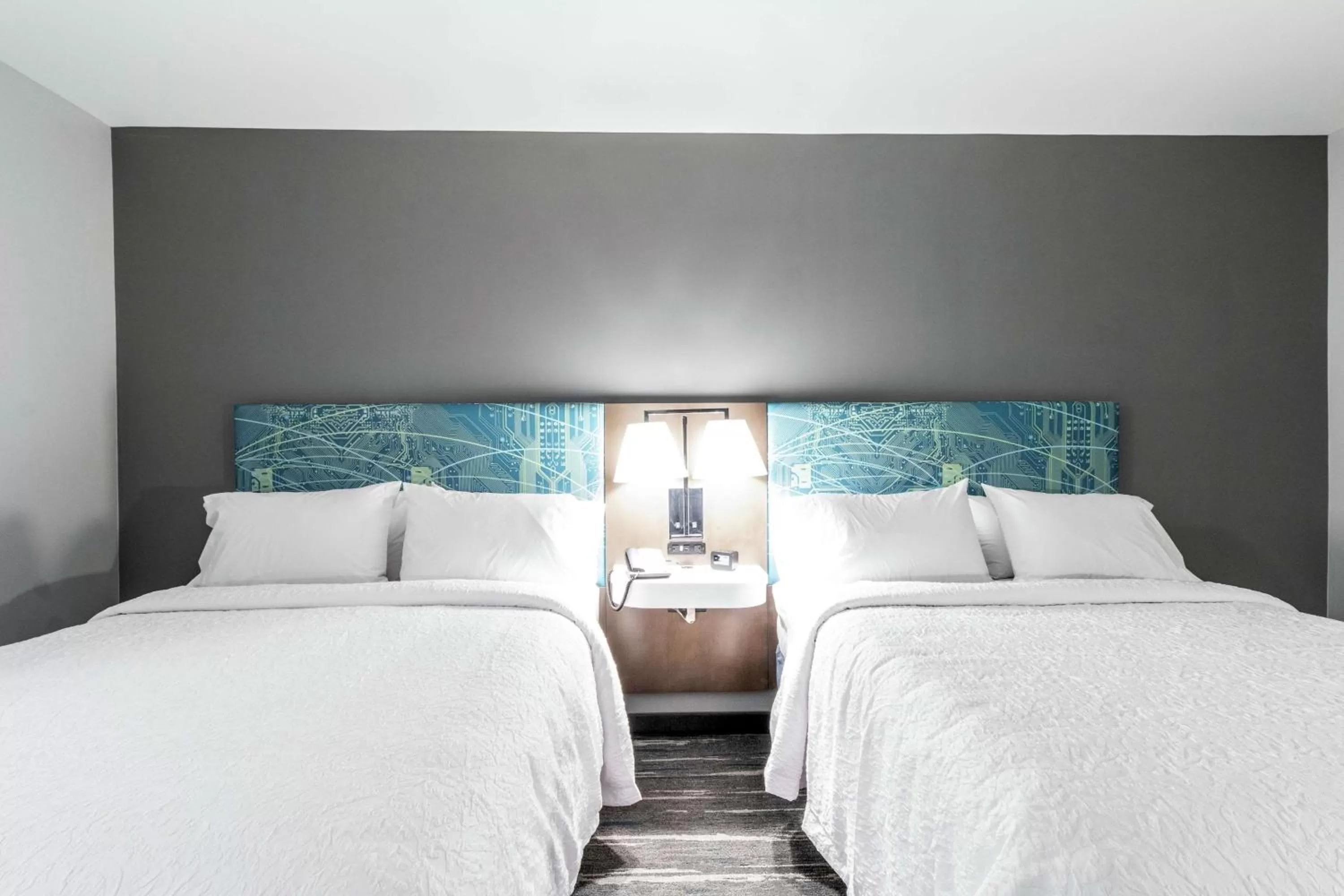 Bed in Hampton Inn Locust Grove