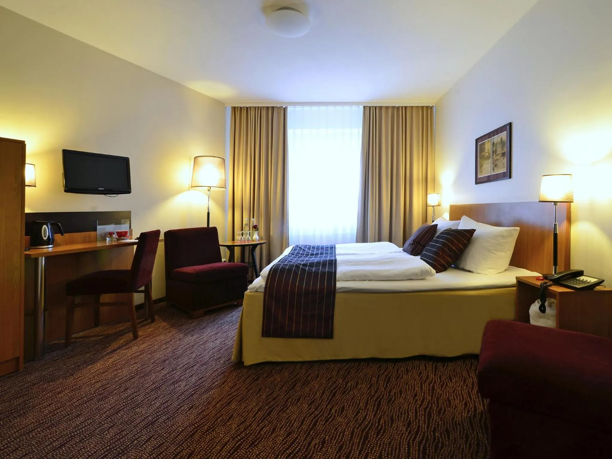 Bedroom, Bed in Comfort Hotel tom Kyle