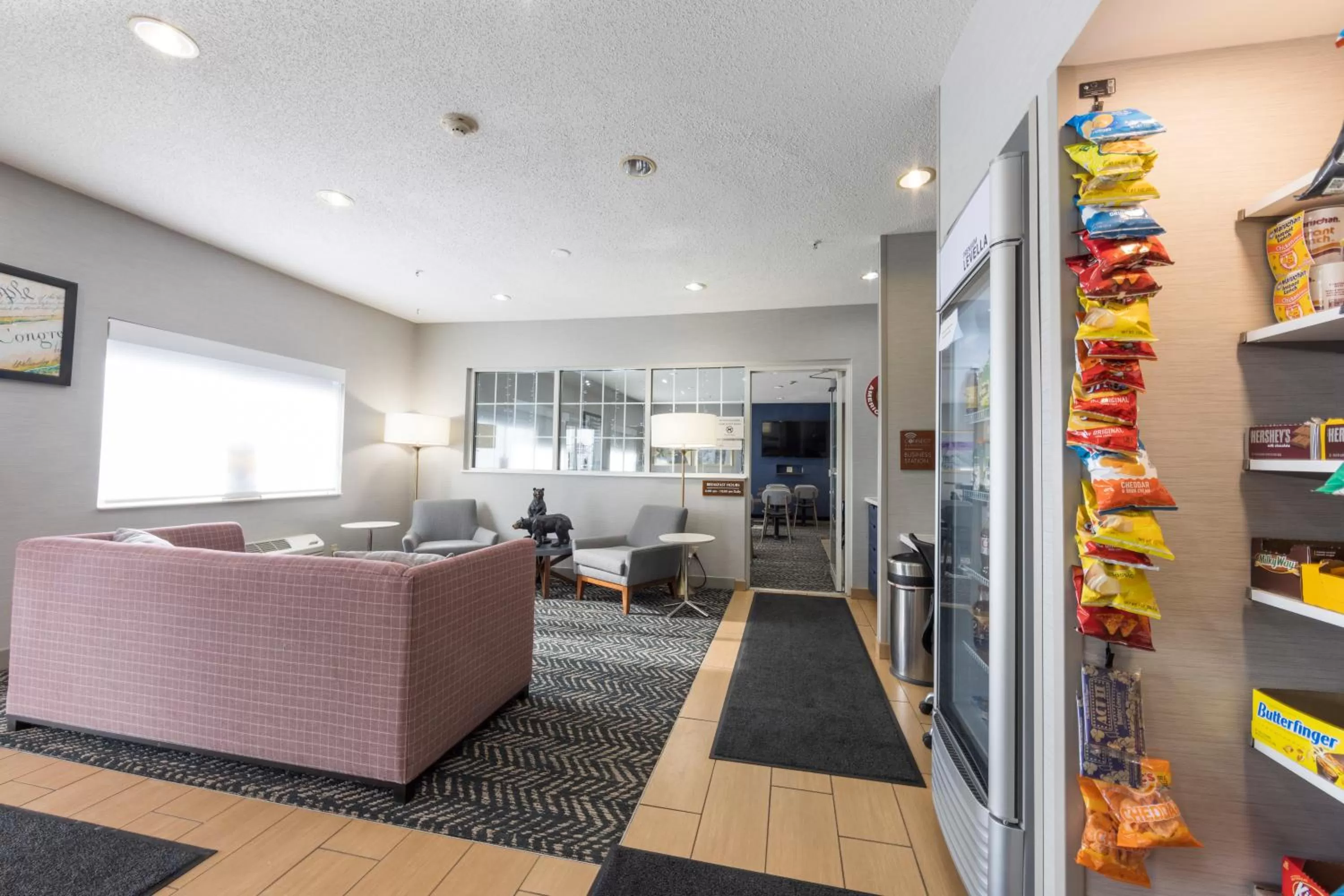 Lobby or reception in AmericInn by Wyndham Duluth