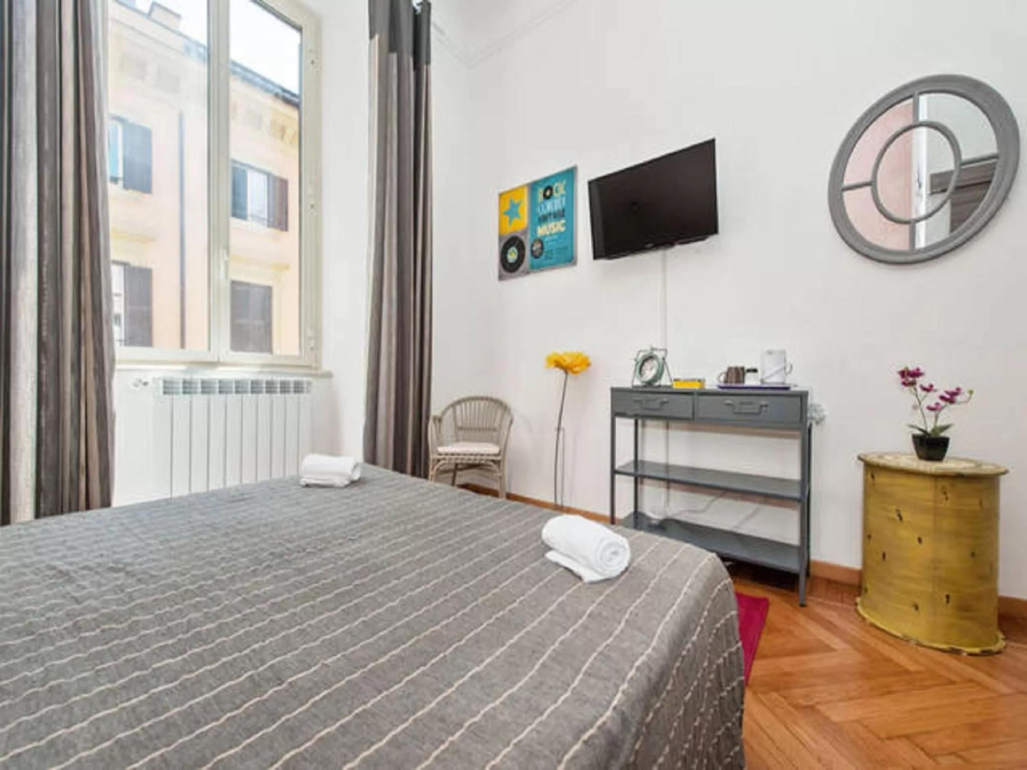 Decorative detail, Bed in Sesto Suites Central