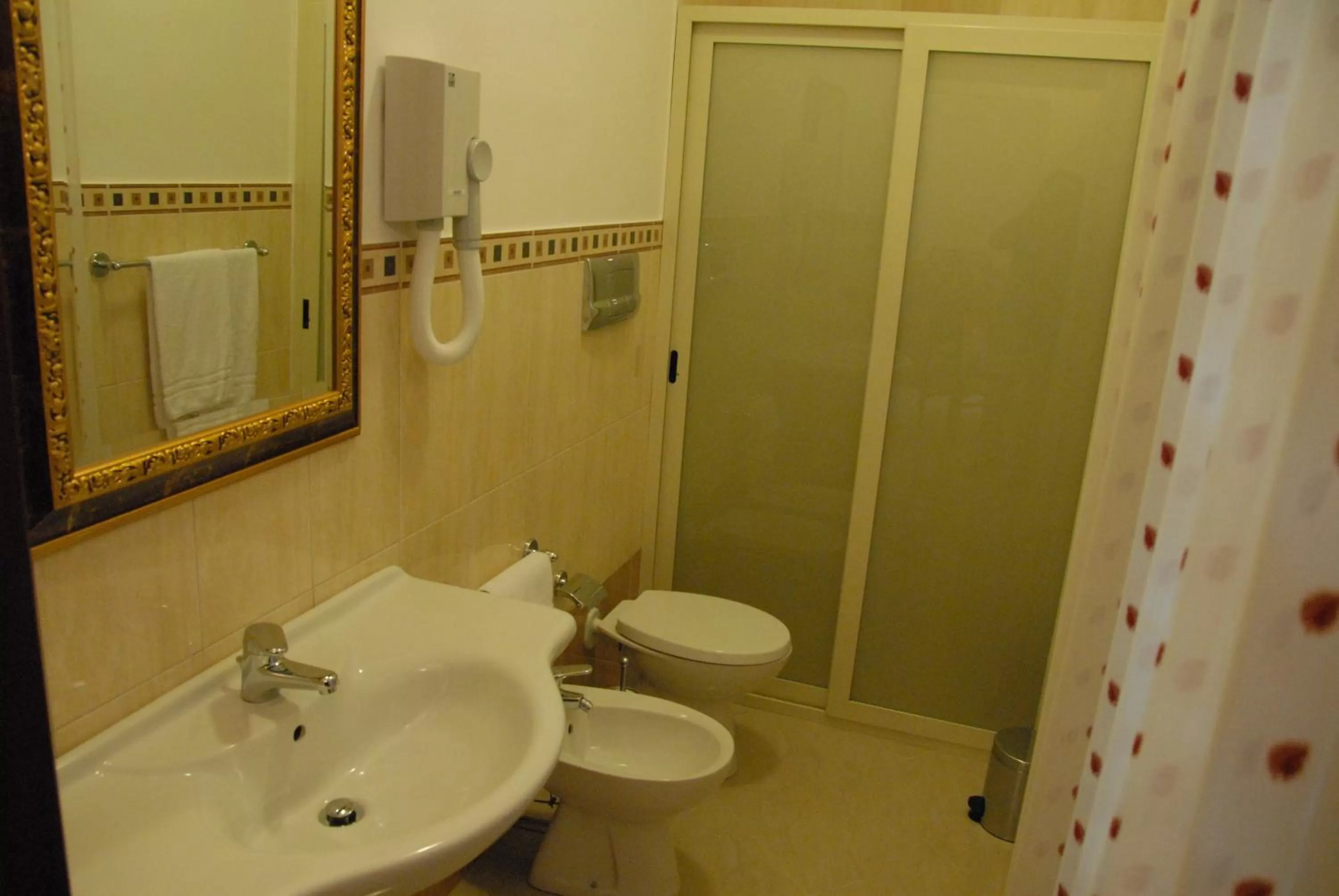 Toilet in Garibaldi Relais