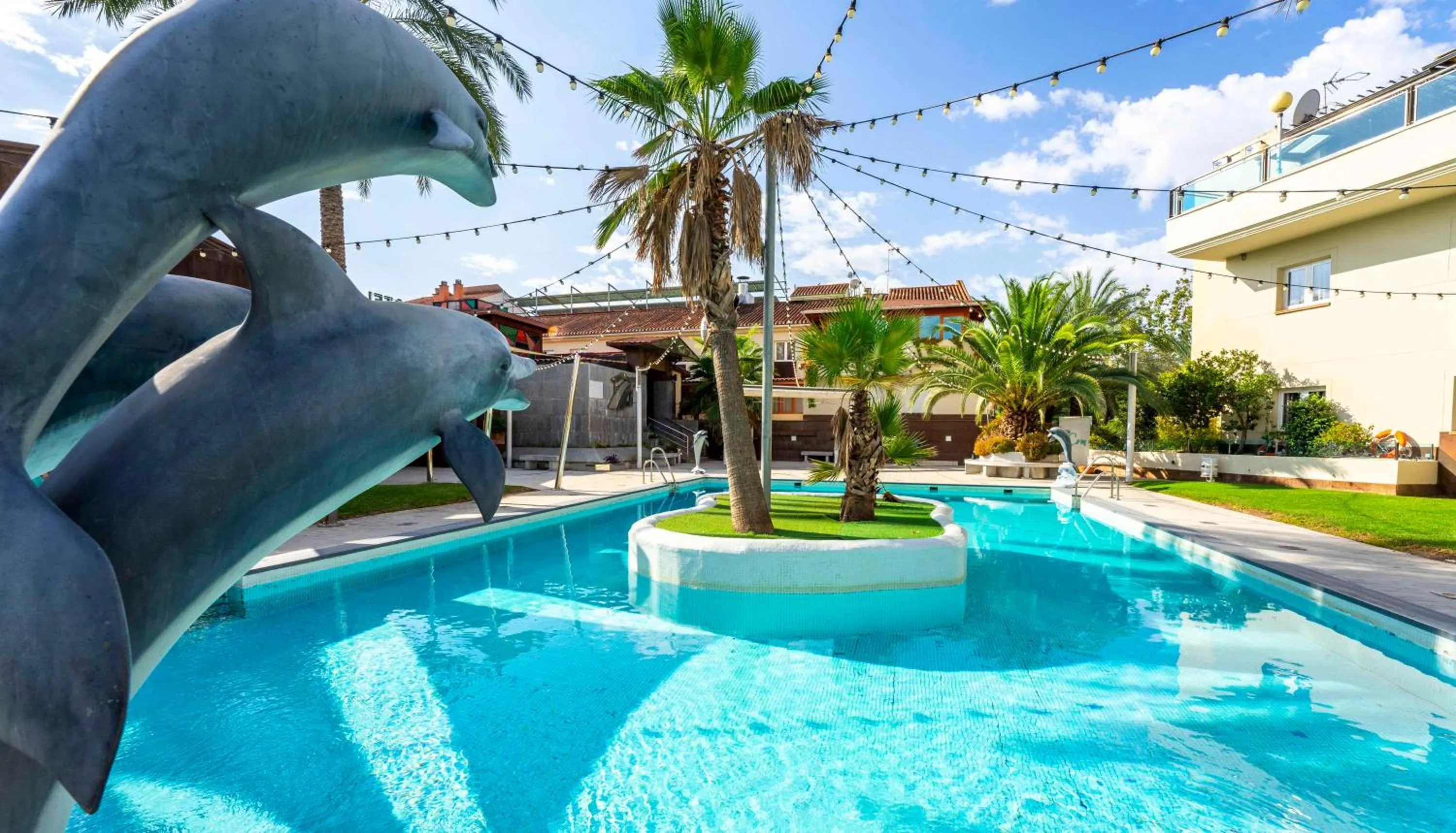 Swimming pool in Checkin Camino de Granada