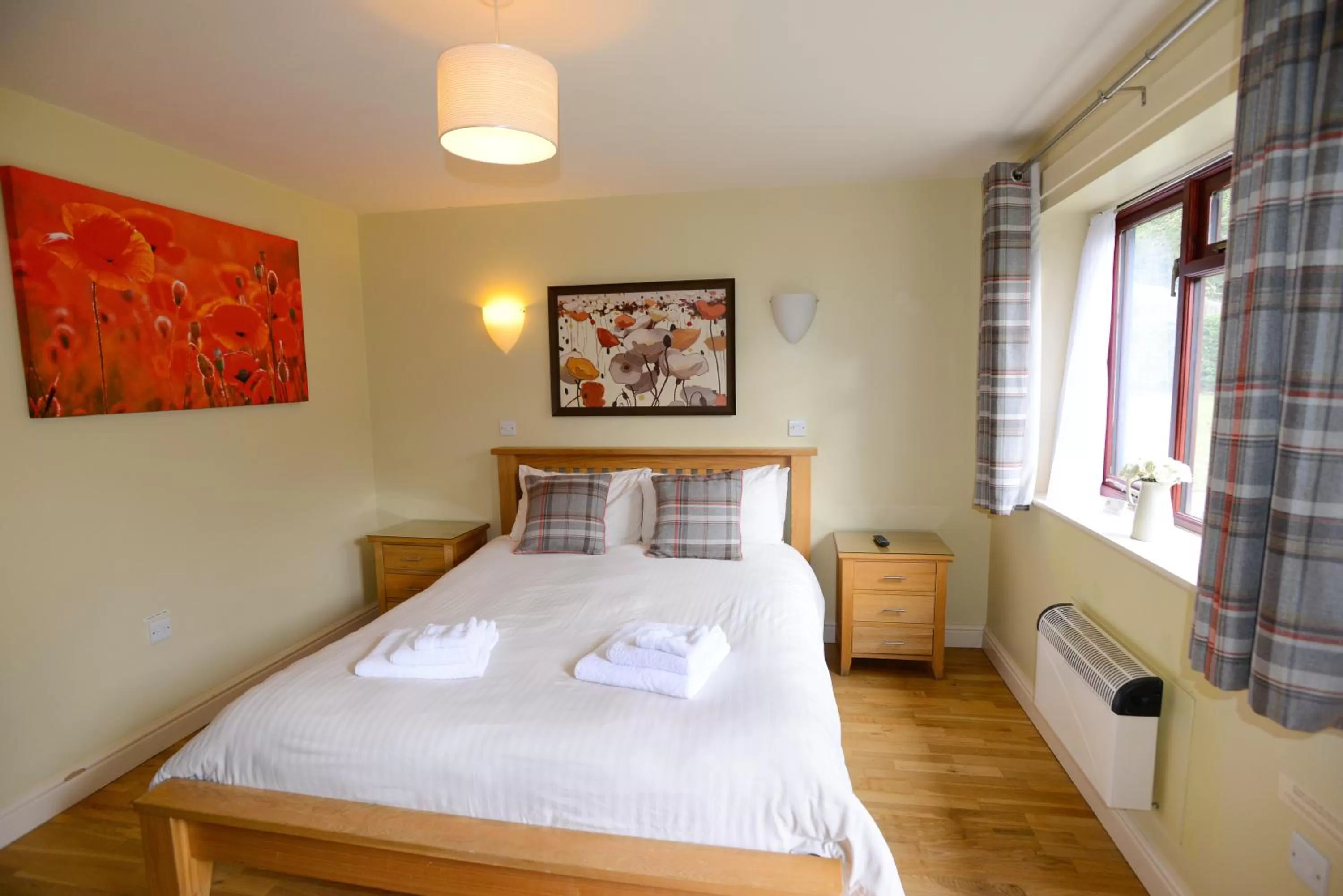 Bedroom, Bed in The Black Horse Inn