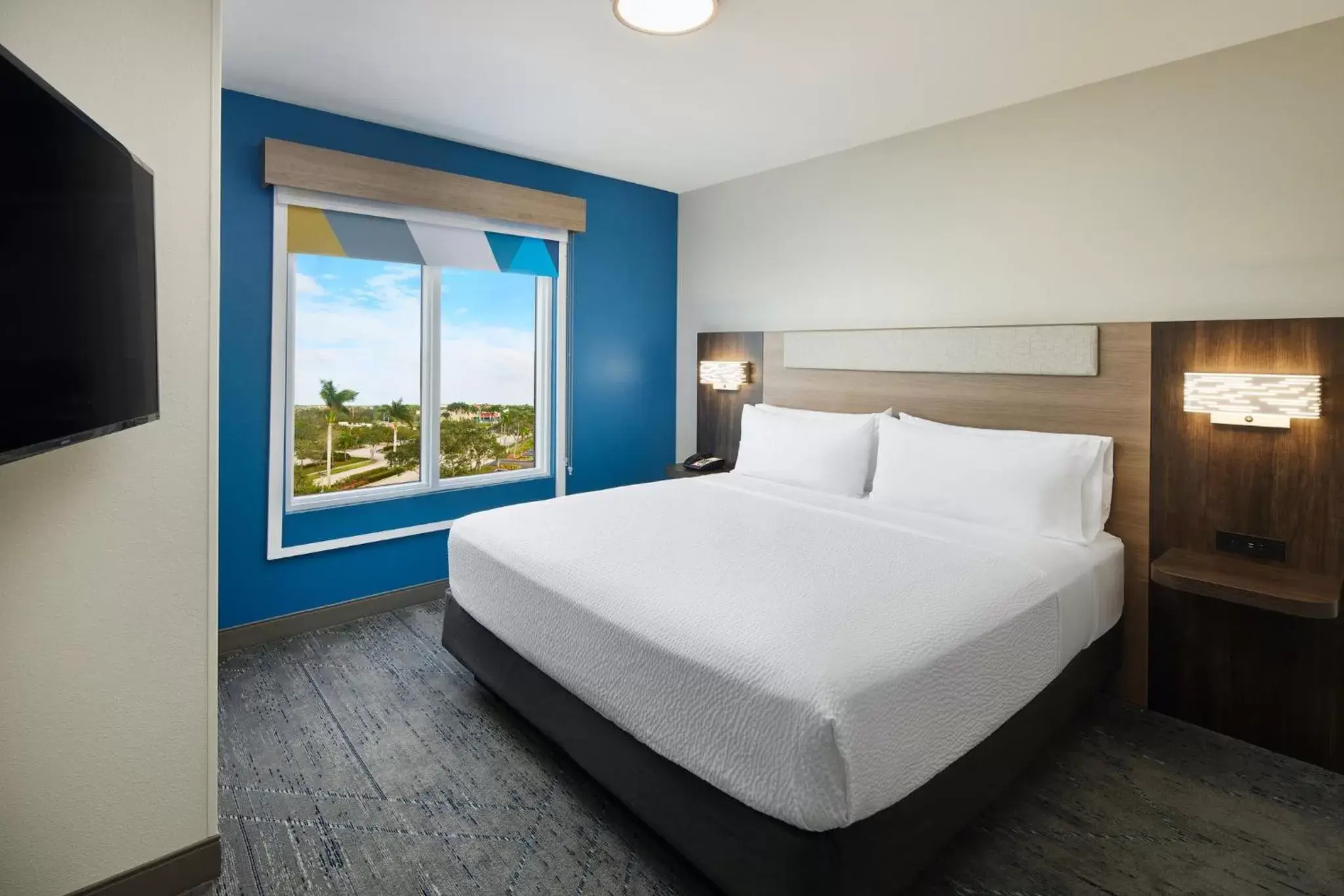 Deluxe Suite - Mobility Accessible - Non-Smoking in Holiday Inn Express Hotel & Suites Port St. Lucie West by IHG Deluxe Suite - Mobility Accessible - Non-Smoking in Holiday Inn Express Hotel & Suites Port St. Lucie West by IHG