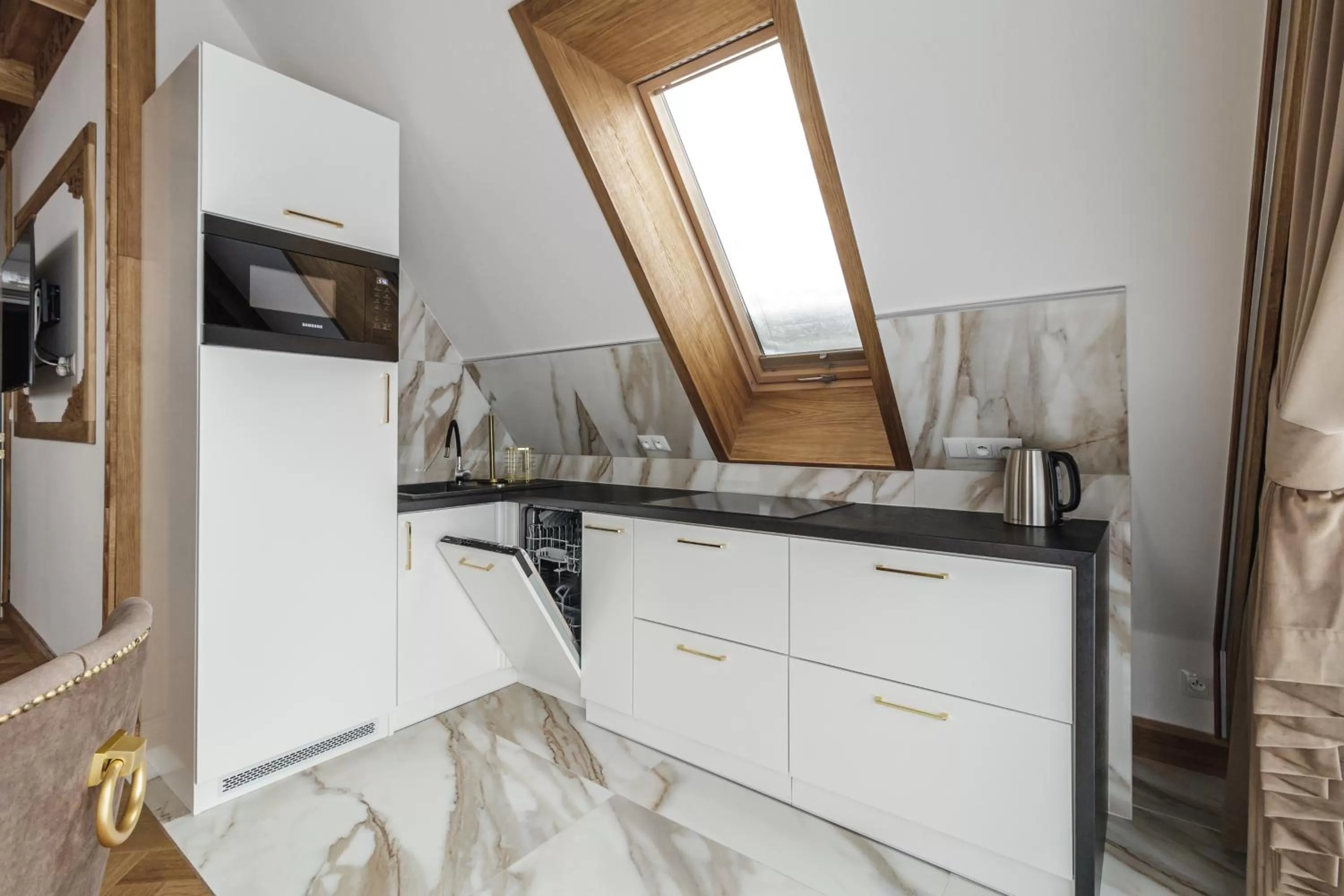 Kitchen or kitchenette, Kitchen/Kitchenette in Jagiellońska Residence