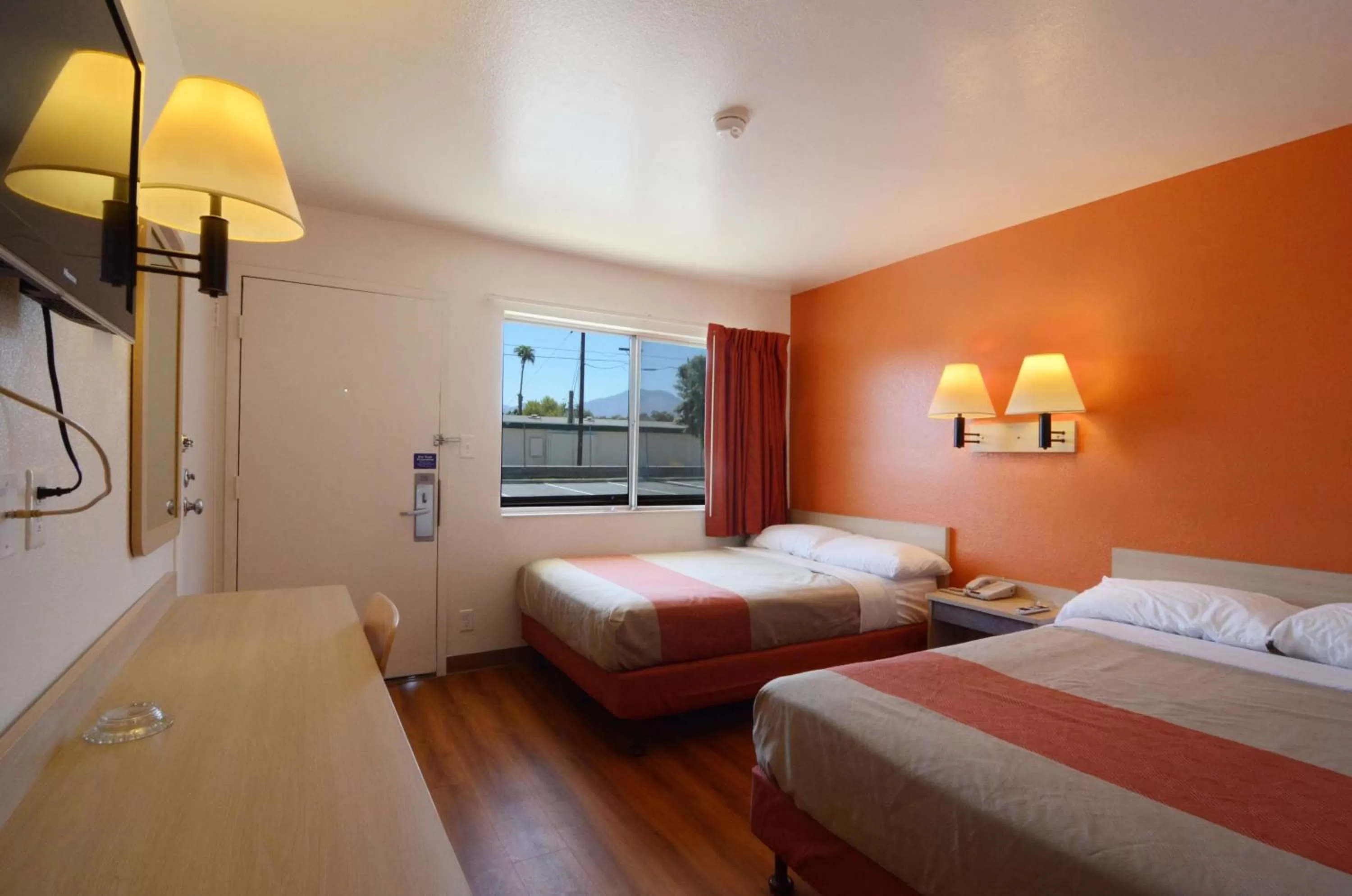 TV and multimedia, Bed in Motel 6-Indio, CA - Palm Springs