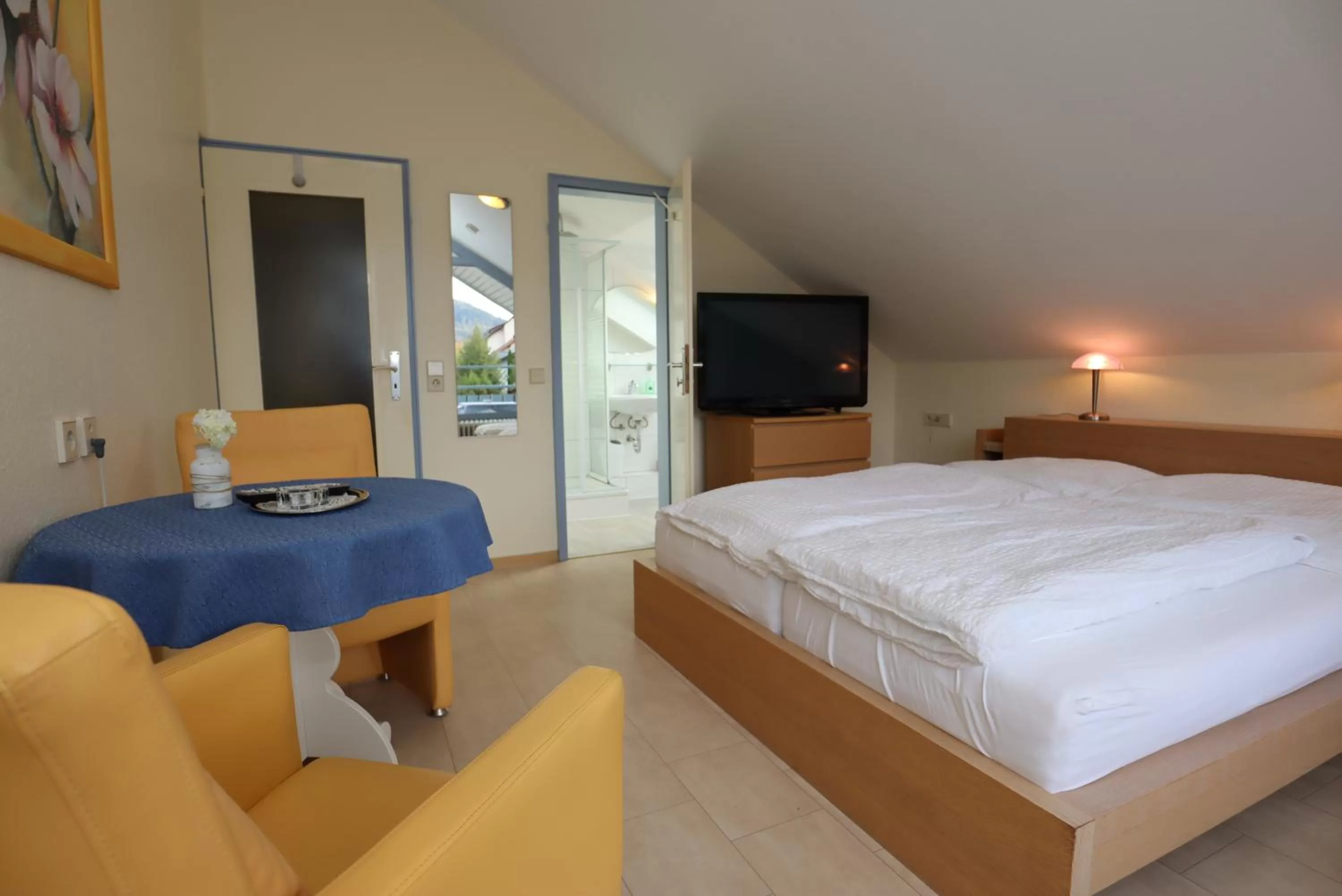 Photo of the whole room in Hotel Sonnenhof Garni