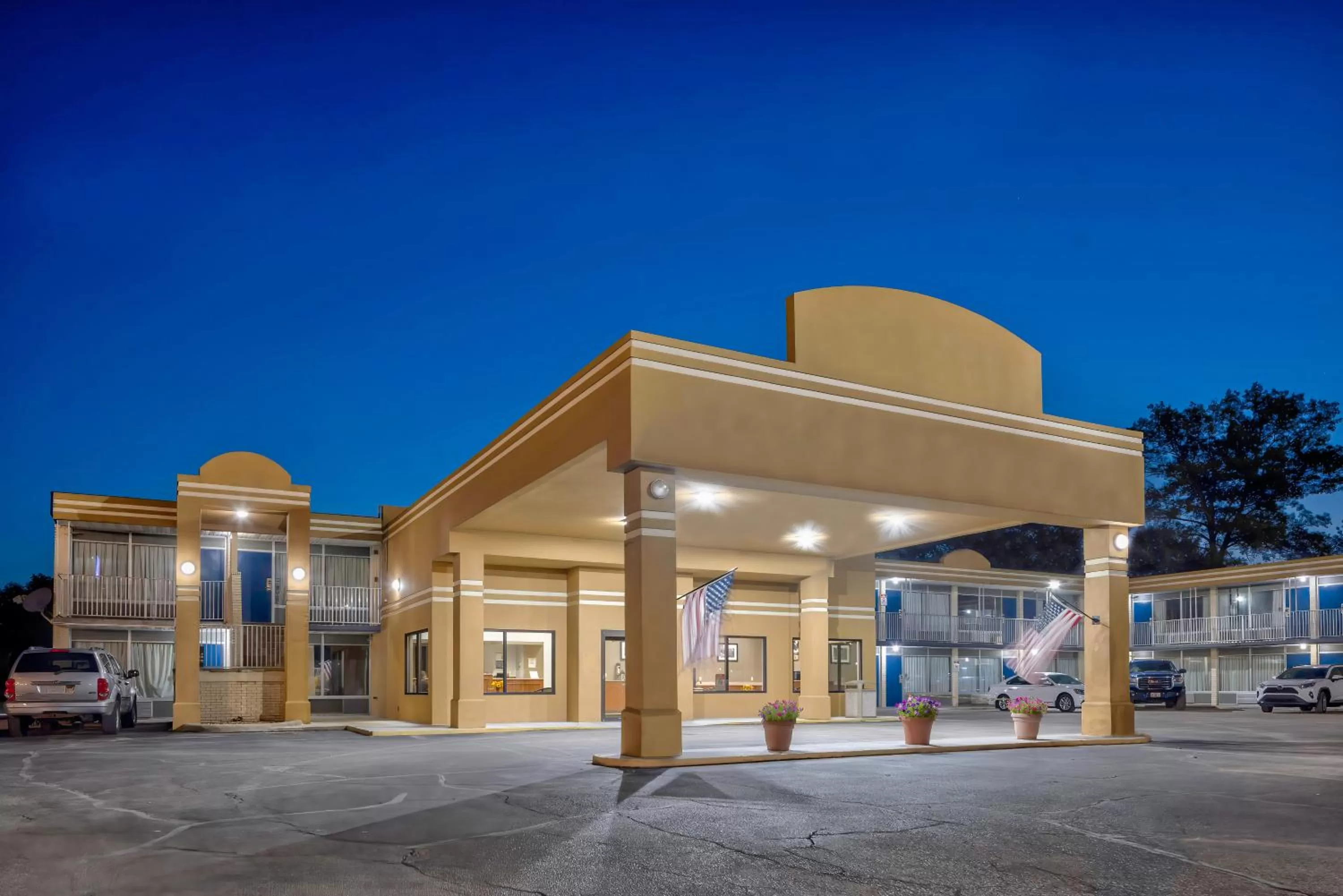 Property building in Studio 6 Effingham, IL