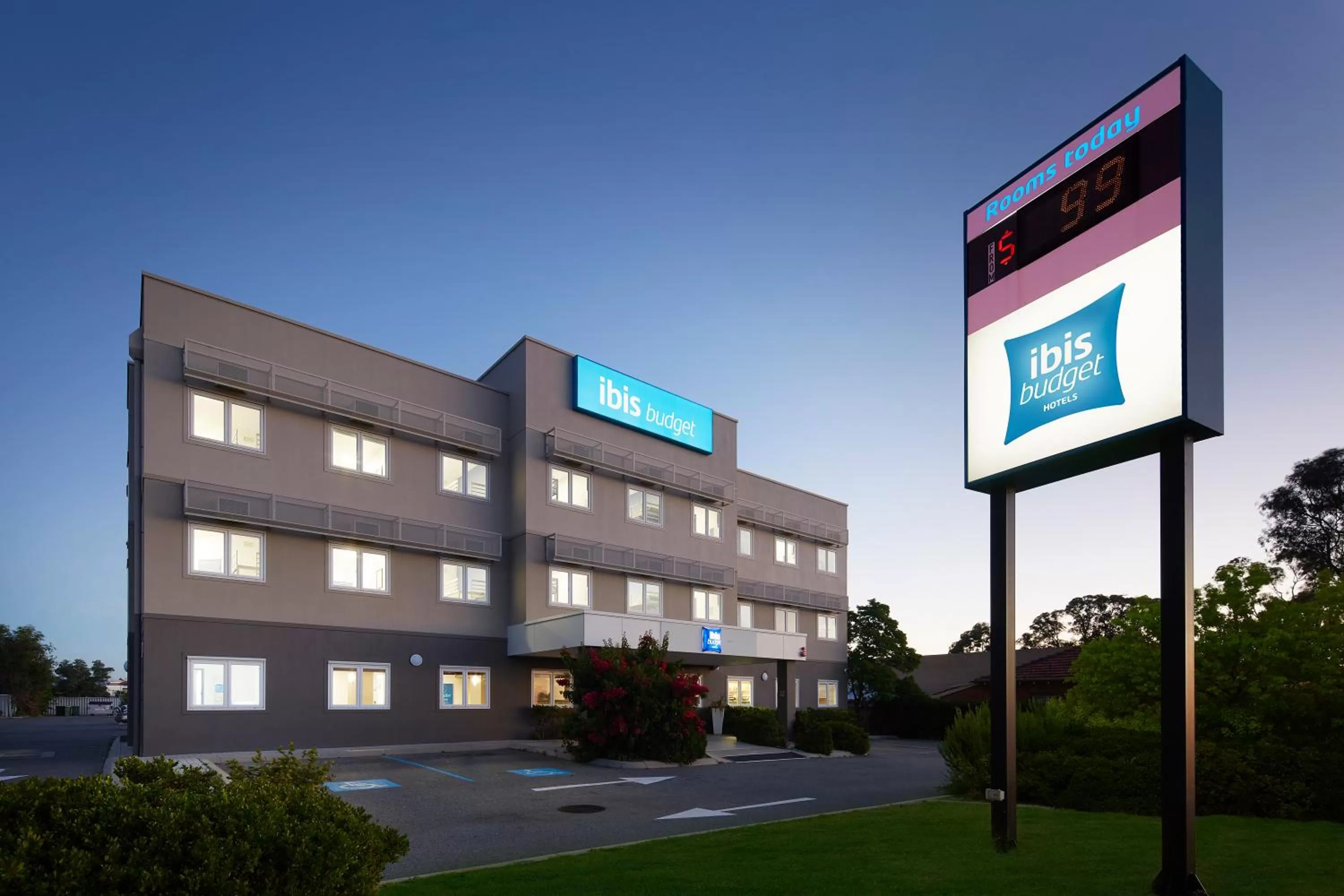 Property building in ibis Budget Perth Airport