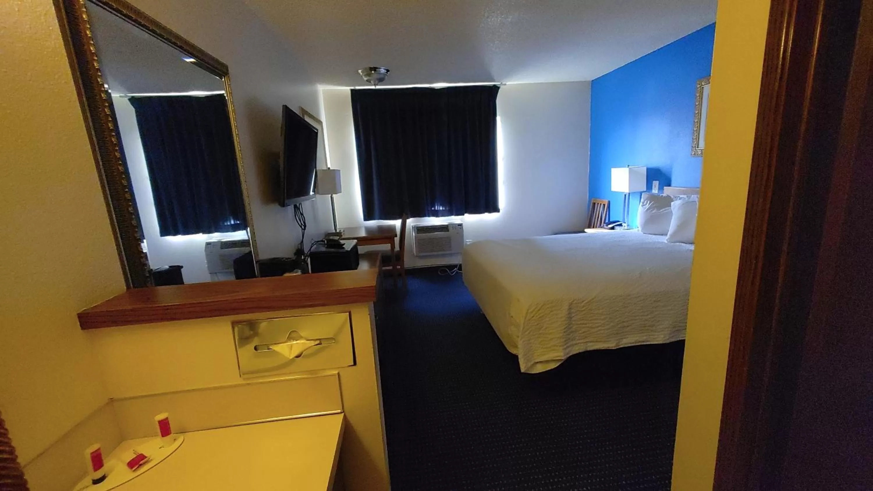 Bedroom, Bed in Days Inn by Wyndham Pocatello University Area