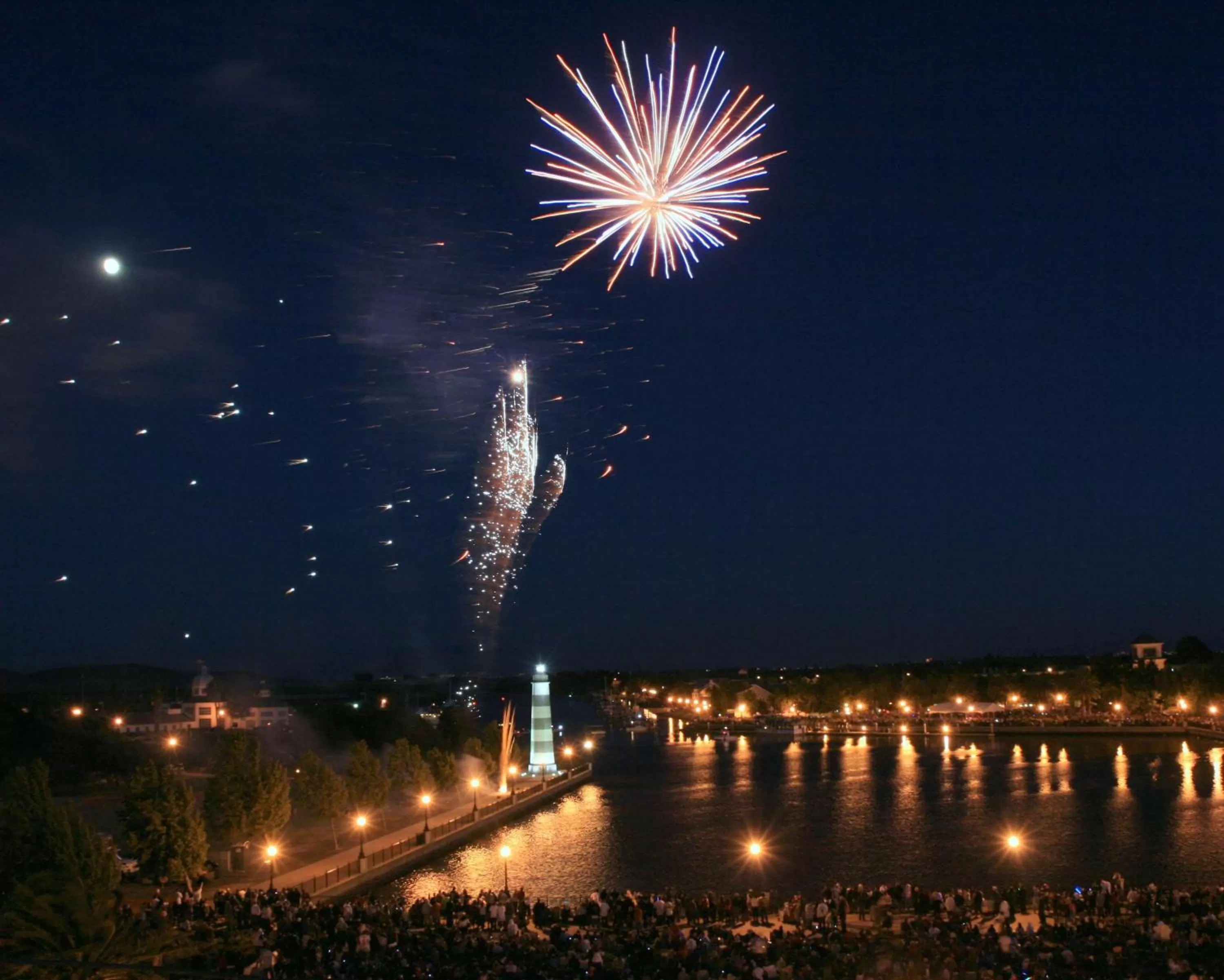 Bed in Hampton Inn & Suites Suisun City Waterfront