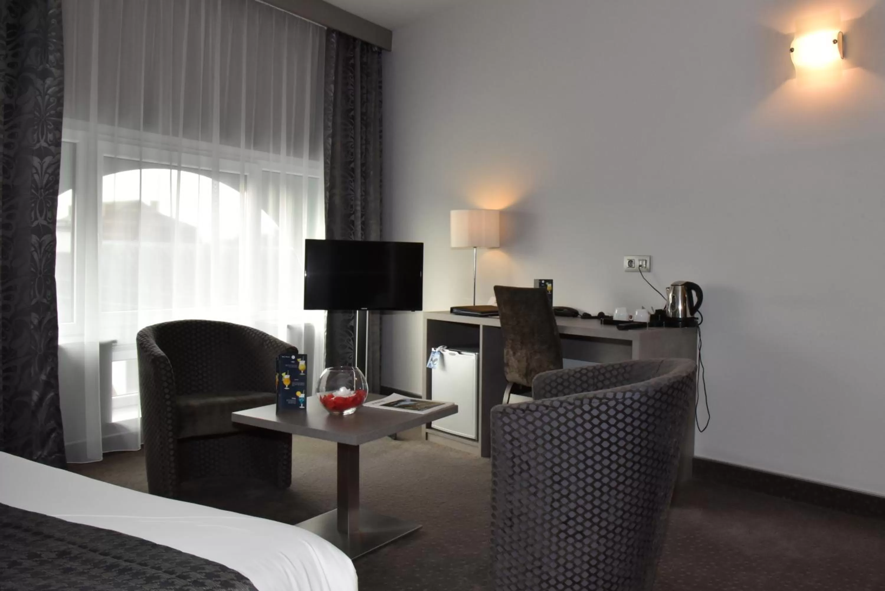 TV and multimedia, Bed in Hotel Saint Daniel