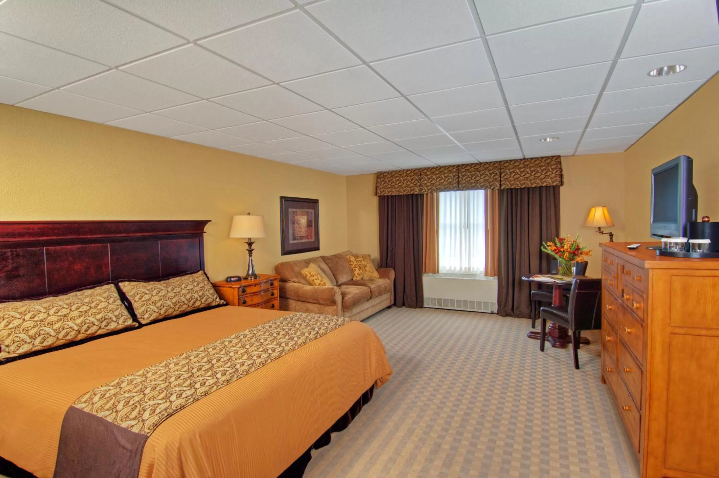 TV and multimedia, Bed in The Pointe at Castle Hill Resort & Spa