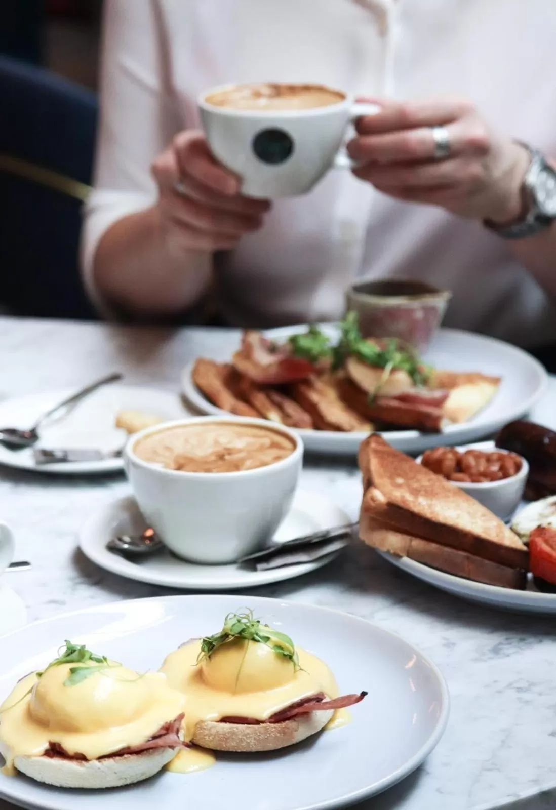 Breakfast in Le Monde Hotel