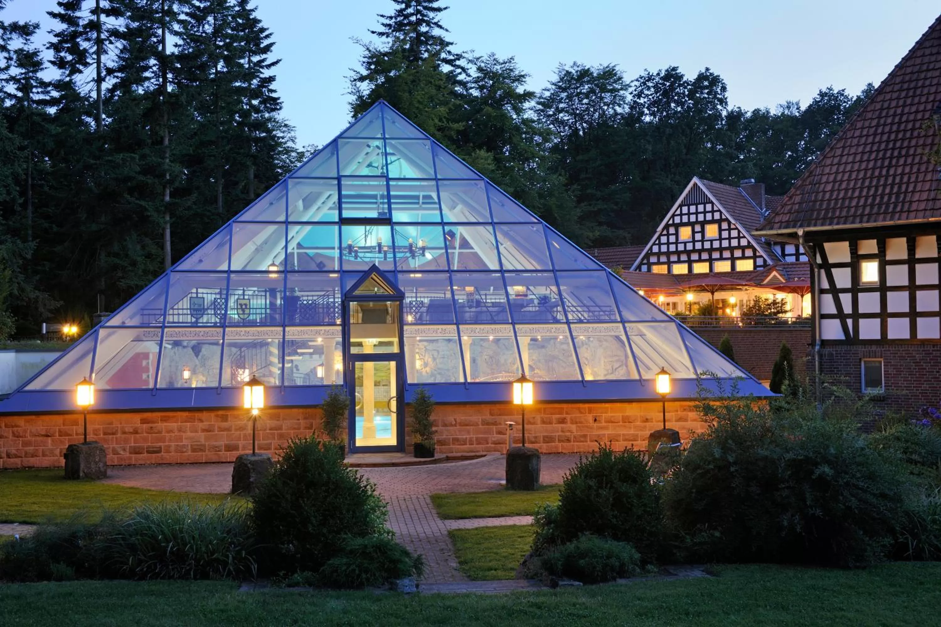 Facade/entrance in VILA VITA Burghotel Dinklage